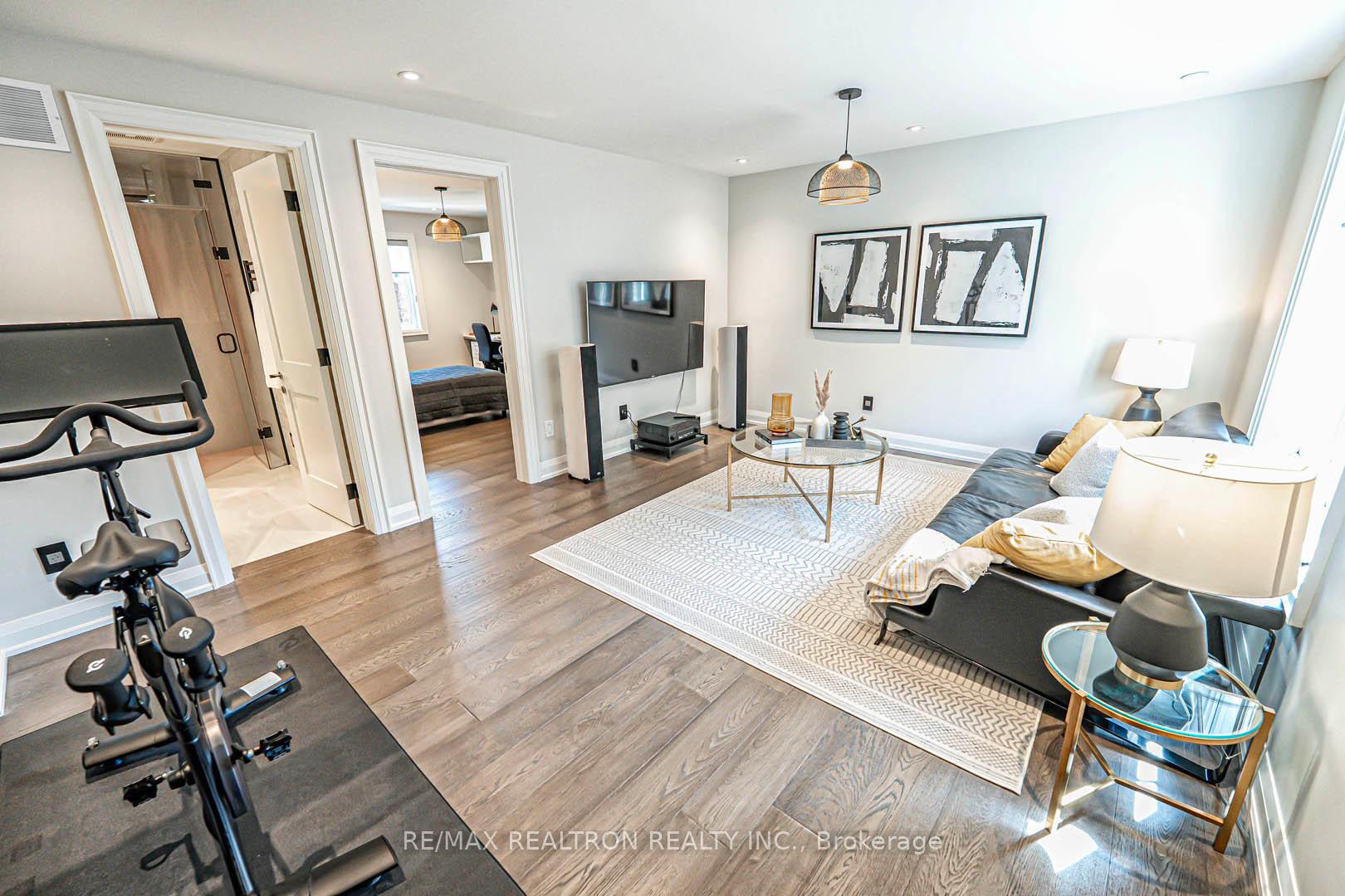 Photo 33 of 19 Duke Of Cornwall Drive, Markham, Victoria Square — HOMEH
