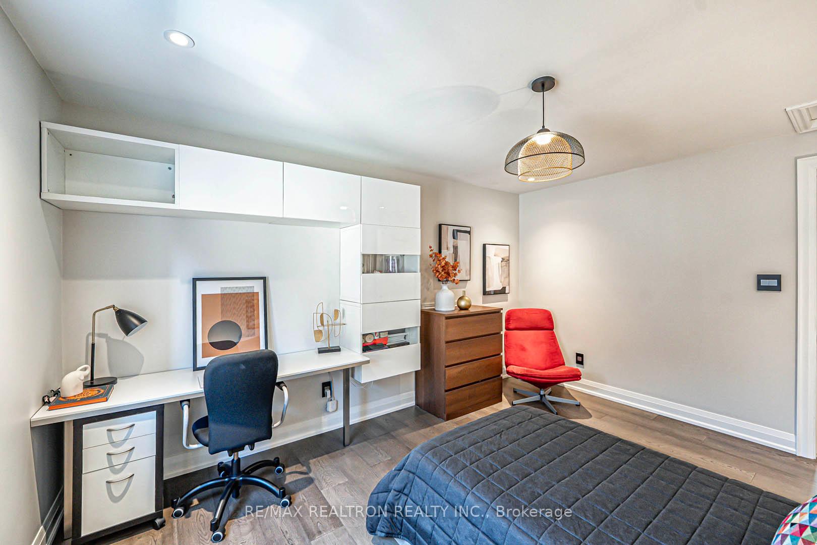 Photo 34 of 19 Duke Of Cornwall Drive, Markham, Victoria Square — HOMEH