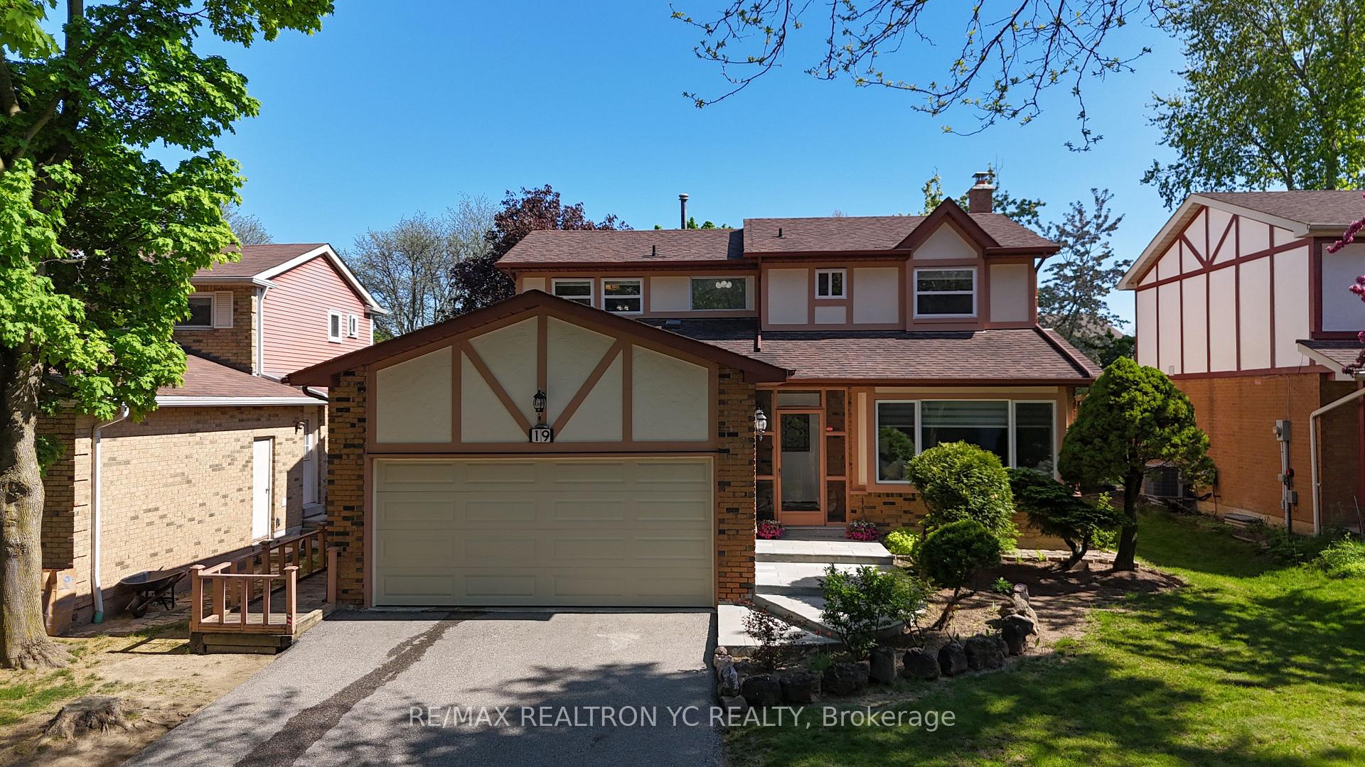 Front of 19 Breckonwood Crescent