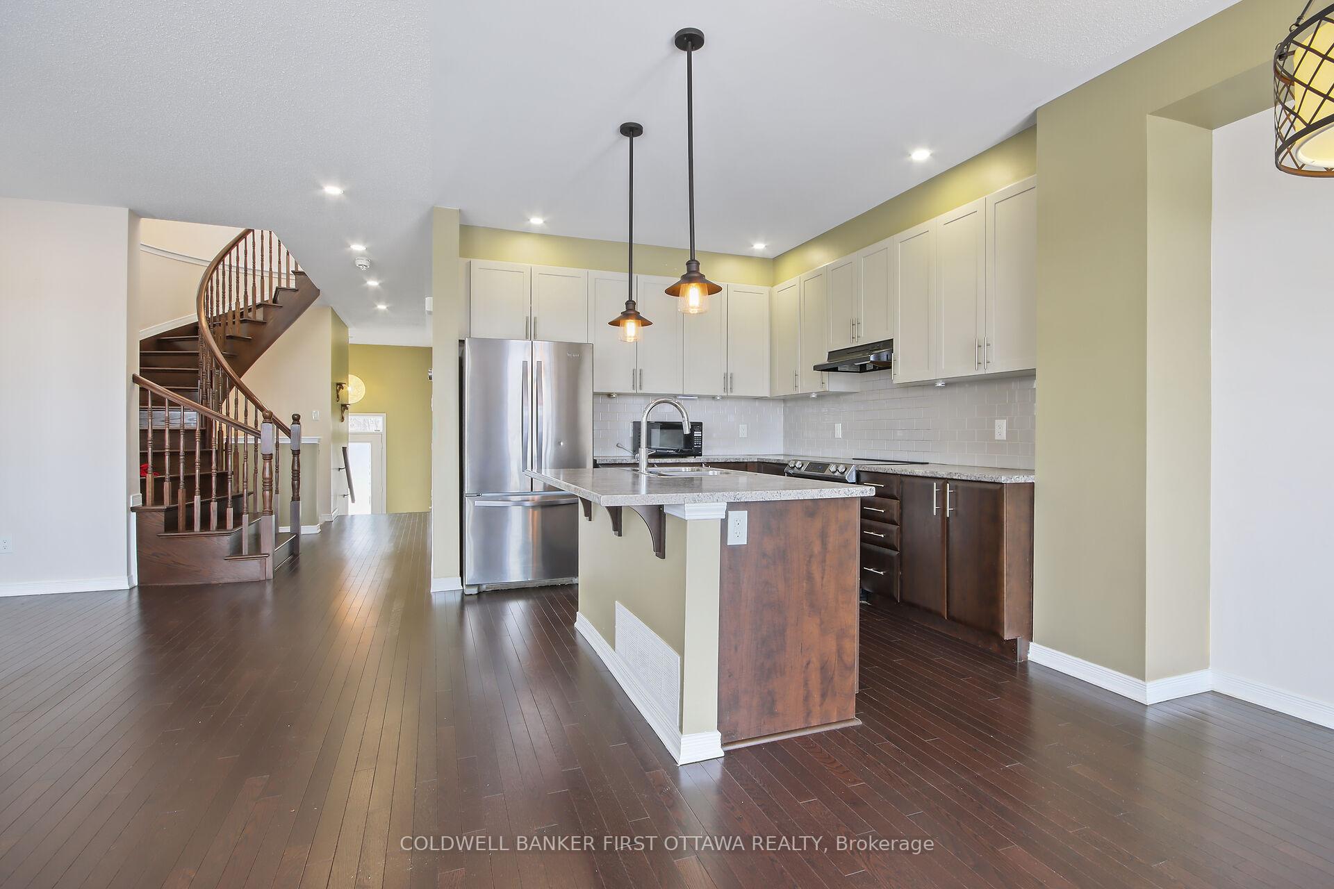 Photo 4 of 559 Radiant Private Point, Ottawa, Kanata - Emerald Meadows/Trailwest — HOMEH
