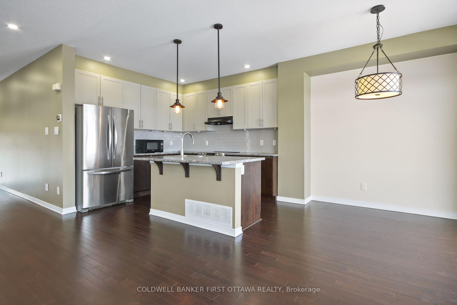 Photo 13 of 559 Radiant Private Point, Ottawa, Kanata - Emerald Meadows/Trailwest — HOMEH