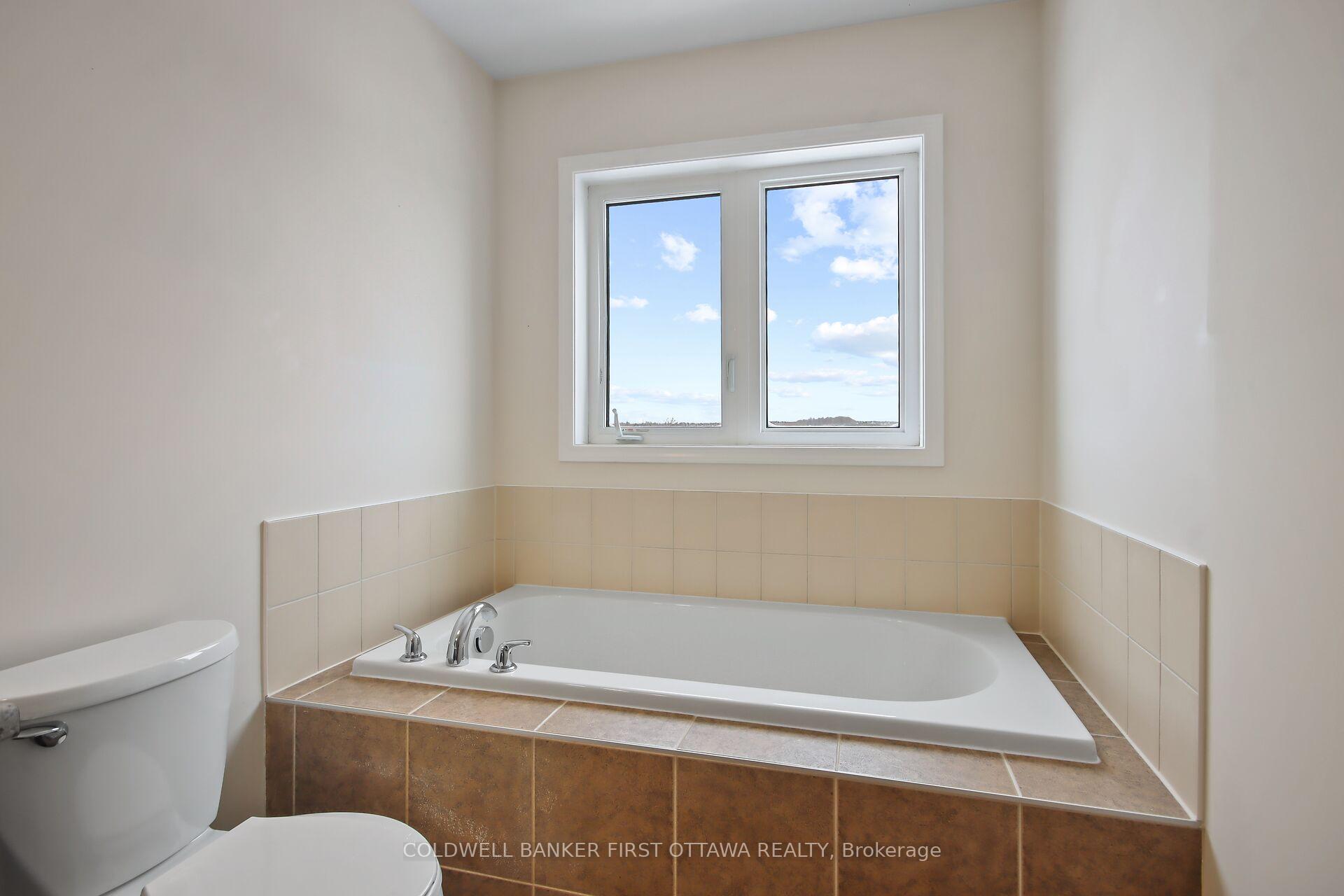Photo 28 of 559 Radiant Private Point, Ottawa, Kanata - Emerald Meadows/Trailwest — HOMEH