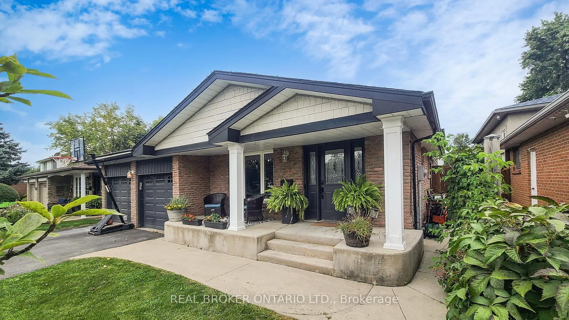Photo 2 of 729 Willow Avenue, Milton, Dorset Park — HOMEH