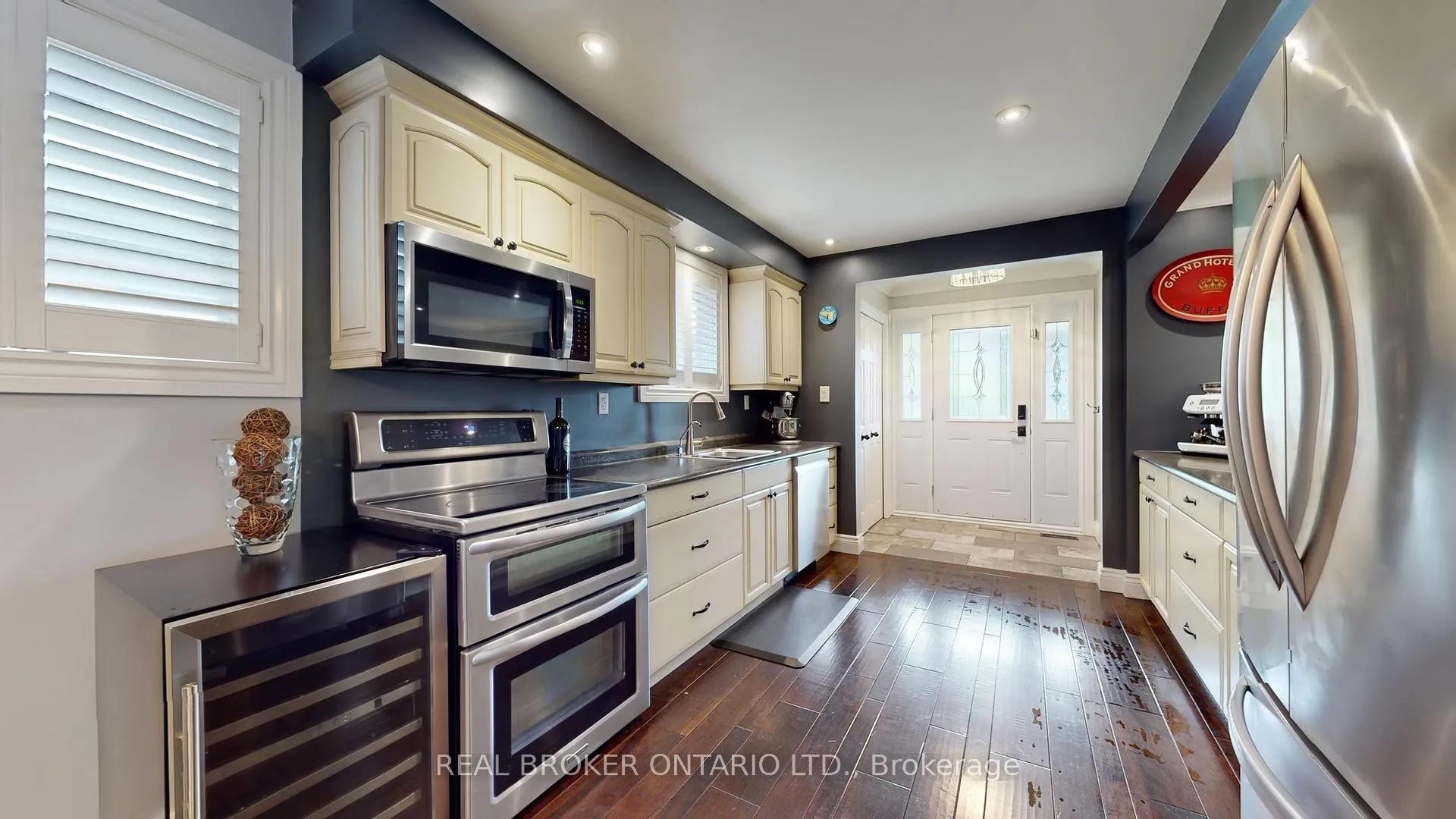 Photo 7 of 729 Willow Avenue, Milton, Dorset Park — HOMEH