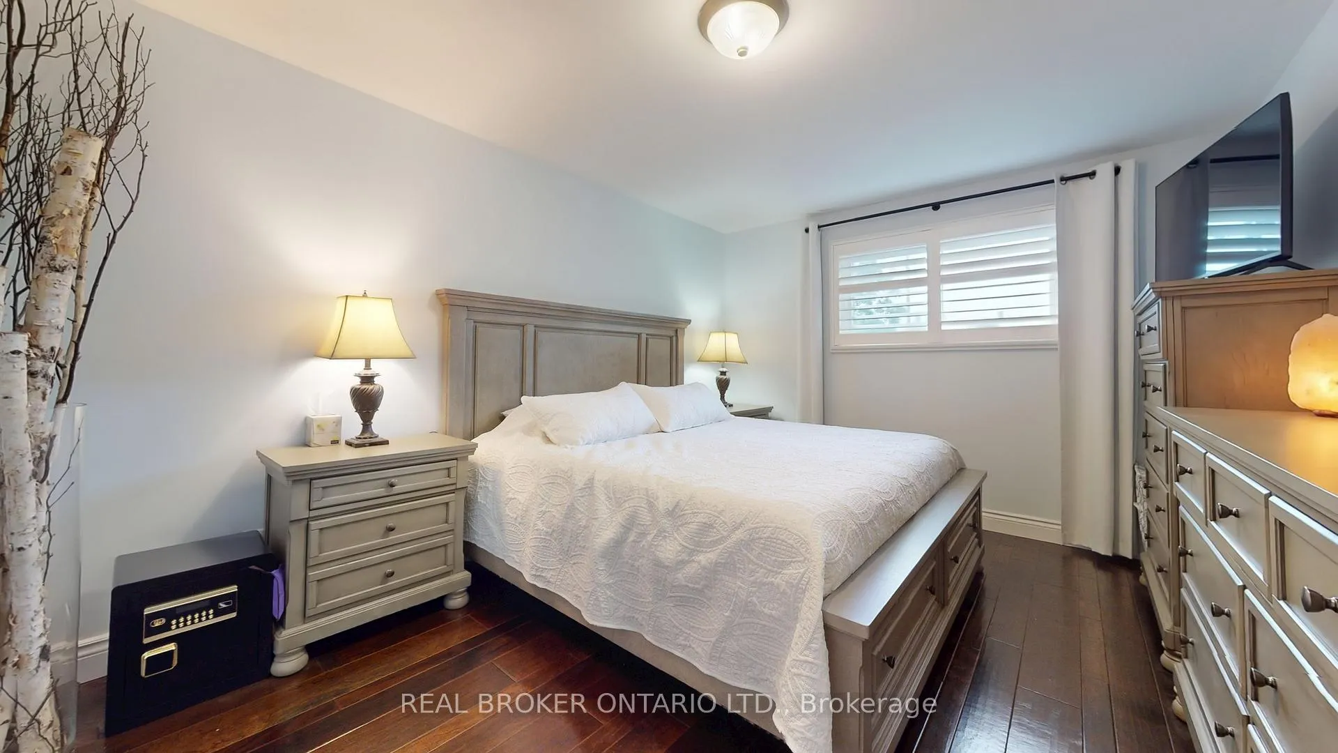 Photo 12 of 729 Willow Avenue, Milton, Dorset Park — HOMEH