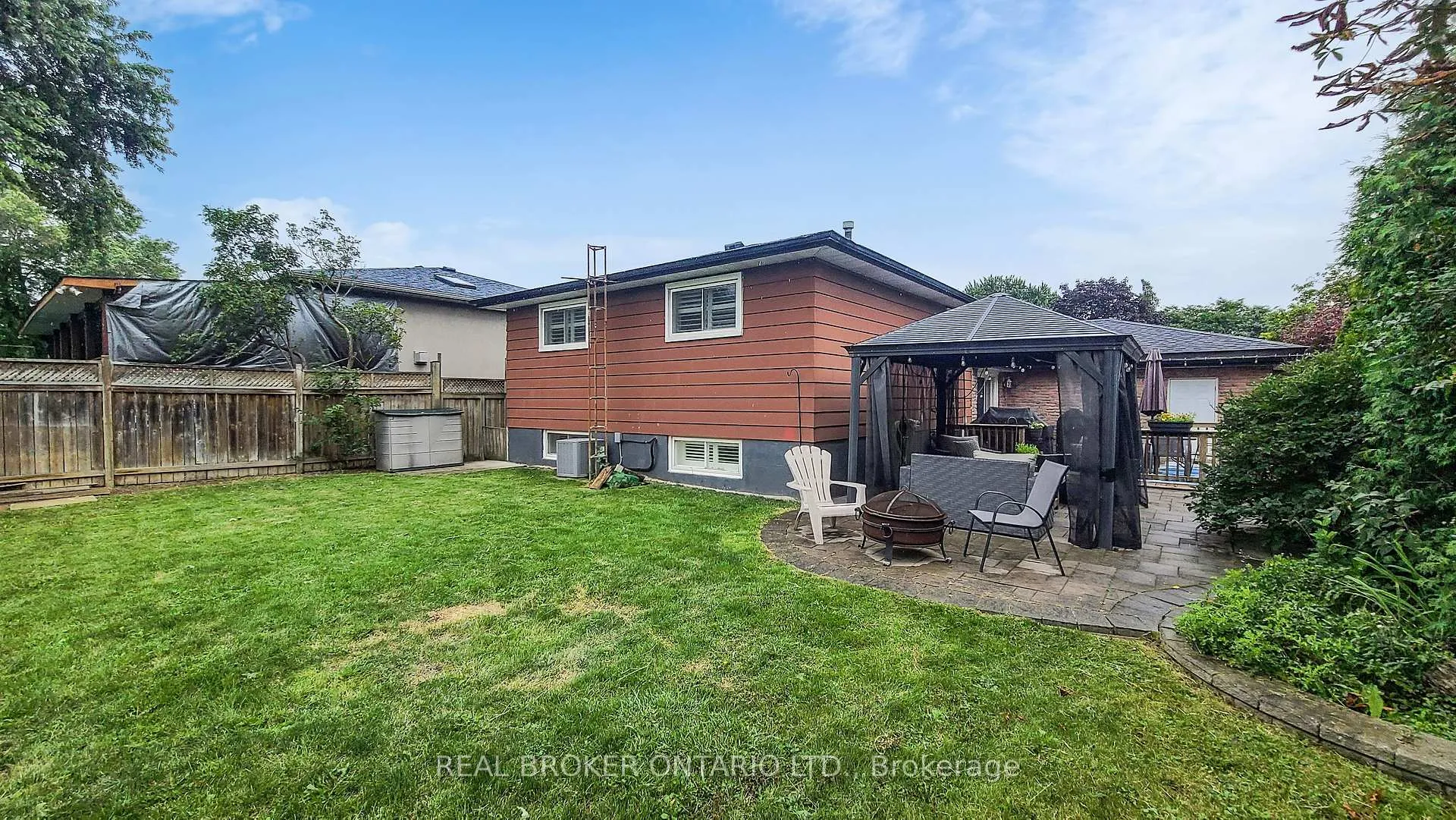 Photo 23 of 729 Willow Avenue, Milton, Dorset Park — HOMEH