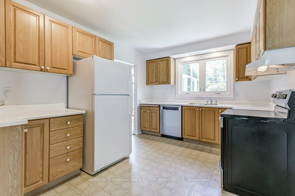 Photo 13 of 71 Walkerton Drive, Markham, Markham Village — HOMEH