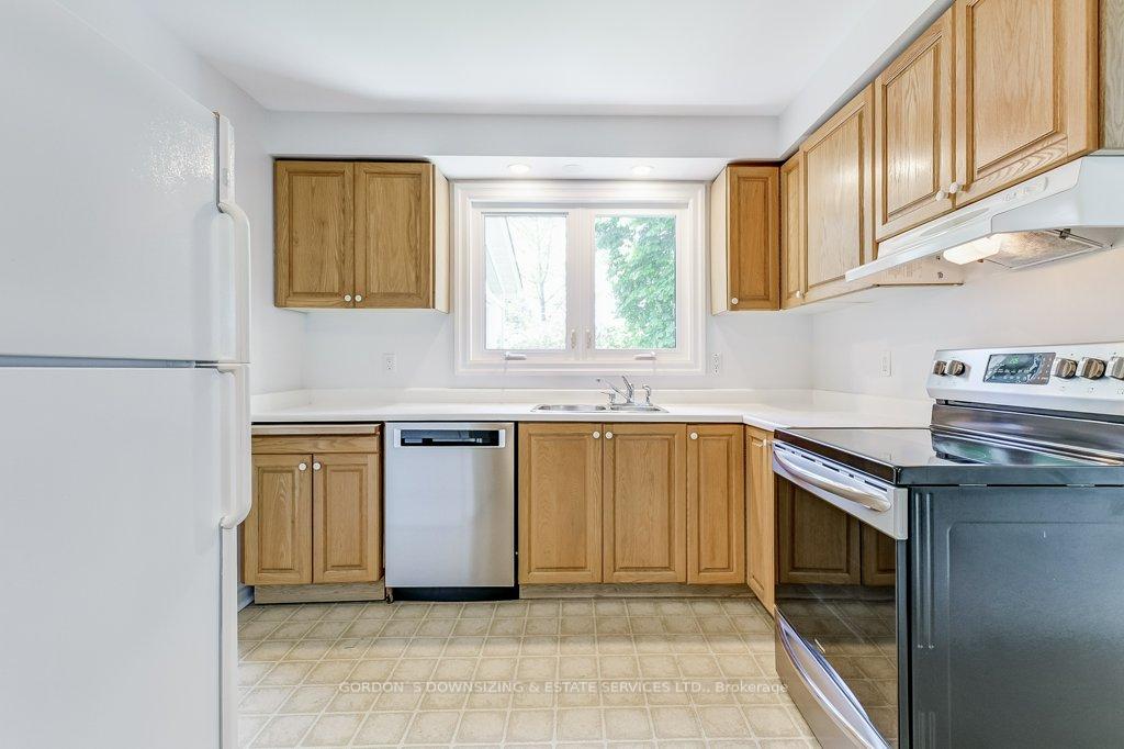 Photo 14 of 71 Walkerton Drive, Markham, Markham Village — HOMEH