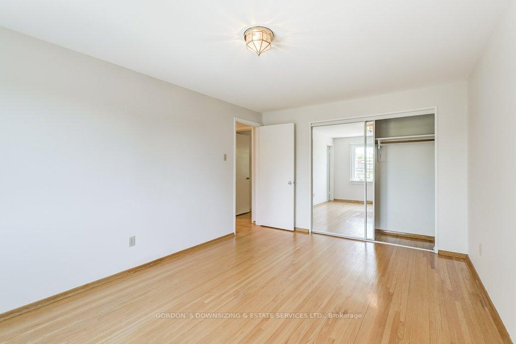 Photo 24 of 71 Walkerton Drive, Markham, Markham Village — HOMEH