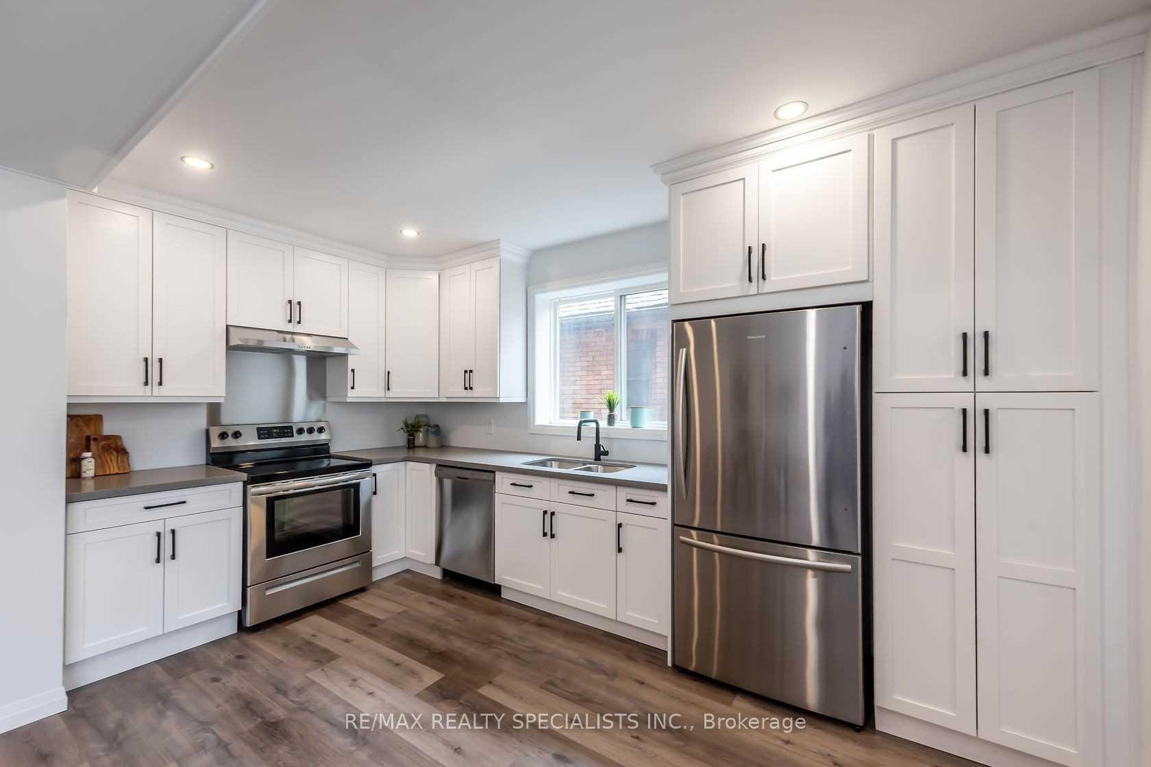 Photo 8 of 256 Ottawa Street S, Hamilton, Delta — HOMEH