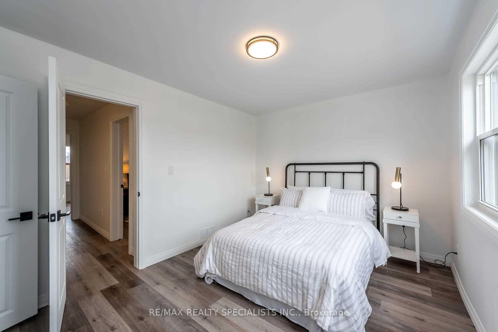 Photo 11 of 256 Ottawa Street S, Hamilton, Delta — HOMEH