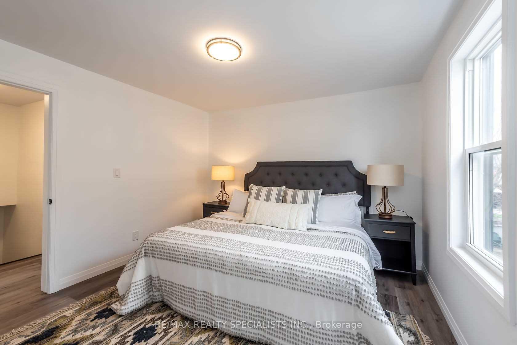 Photo 13 of 256 Ottawa Street S, Hamilton, Delta — HOMEH