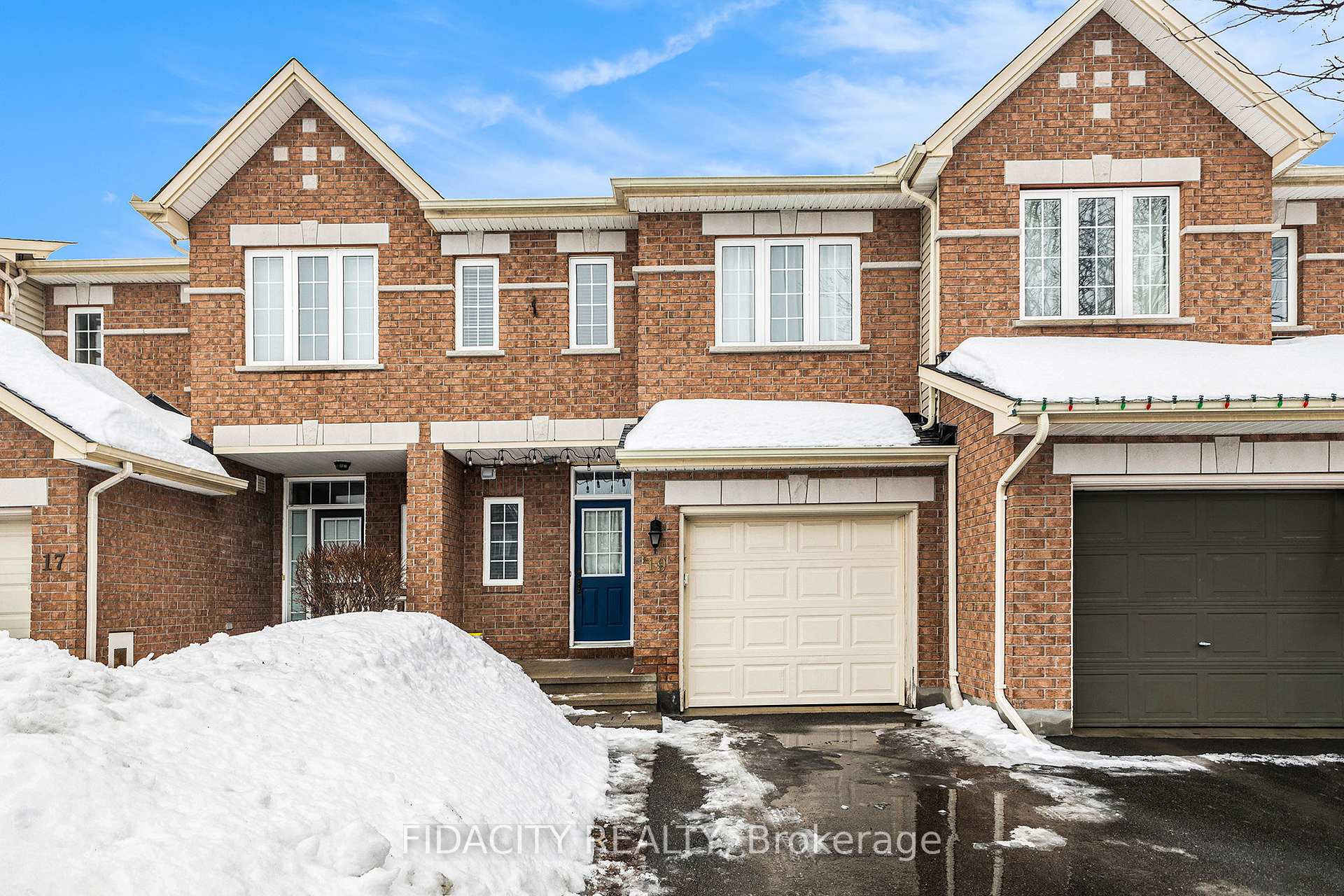 Photo 1 of 19 Saddlesmith Circle, Ottawa, Kanata - Emerald Meadows/Trailwest — HOMEH