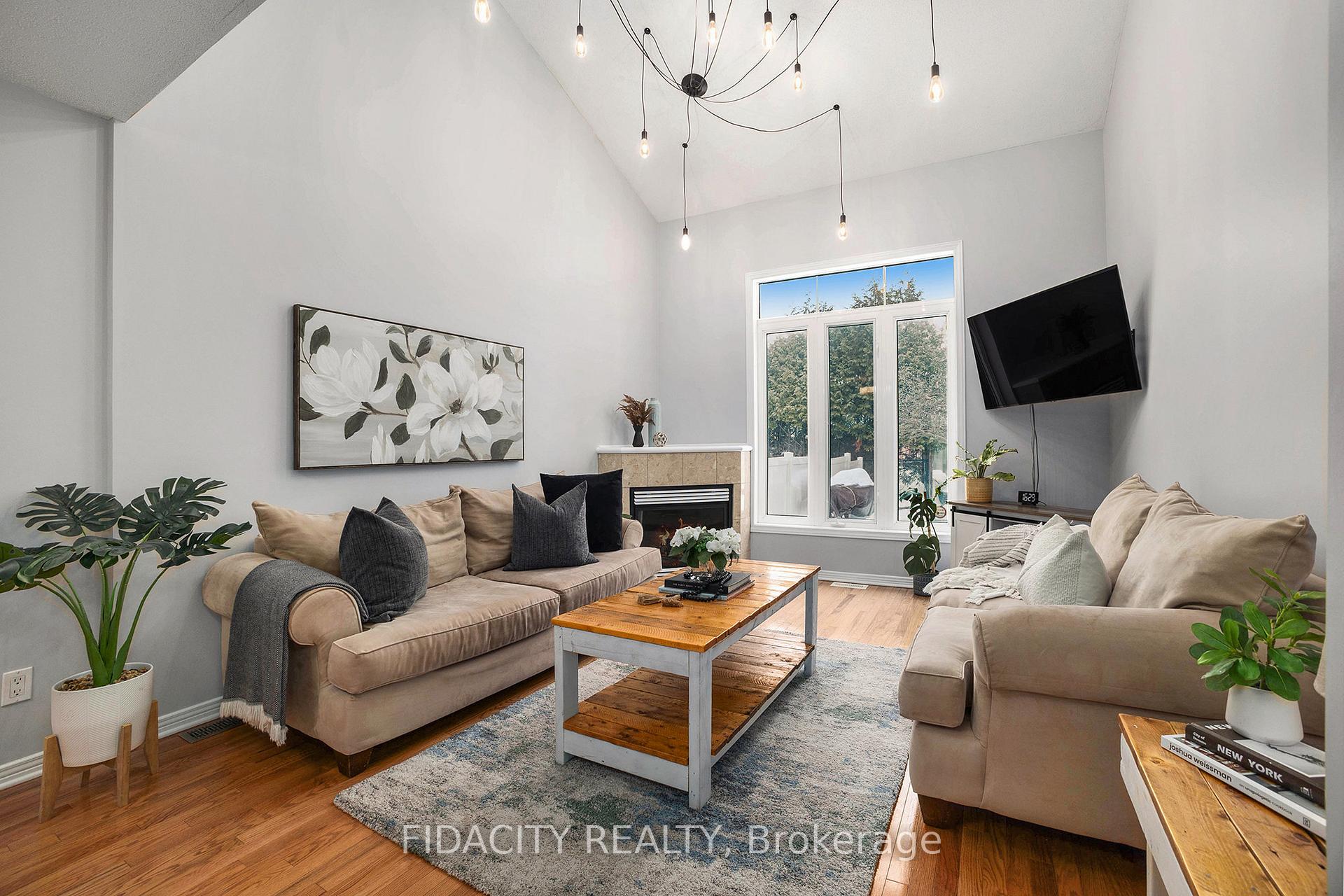 Photo 5 of 19 Saddlesmith Circle, Ottawa, Kanata - Emerald Meadows/Trailwest — HOMEH