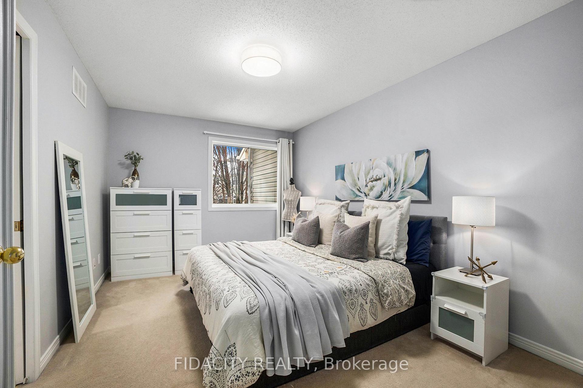 Photo 15 of 19 Saddlesmith Circle, Ottawa, Kanata - Emerald Meadows/Trailwest — HOMEH