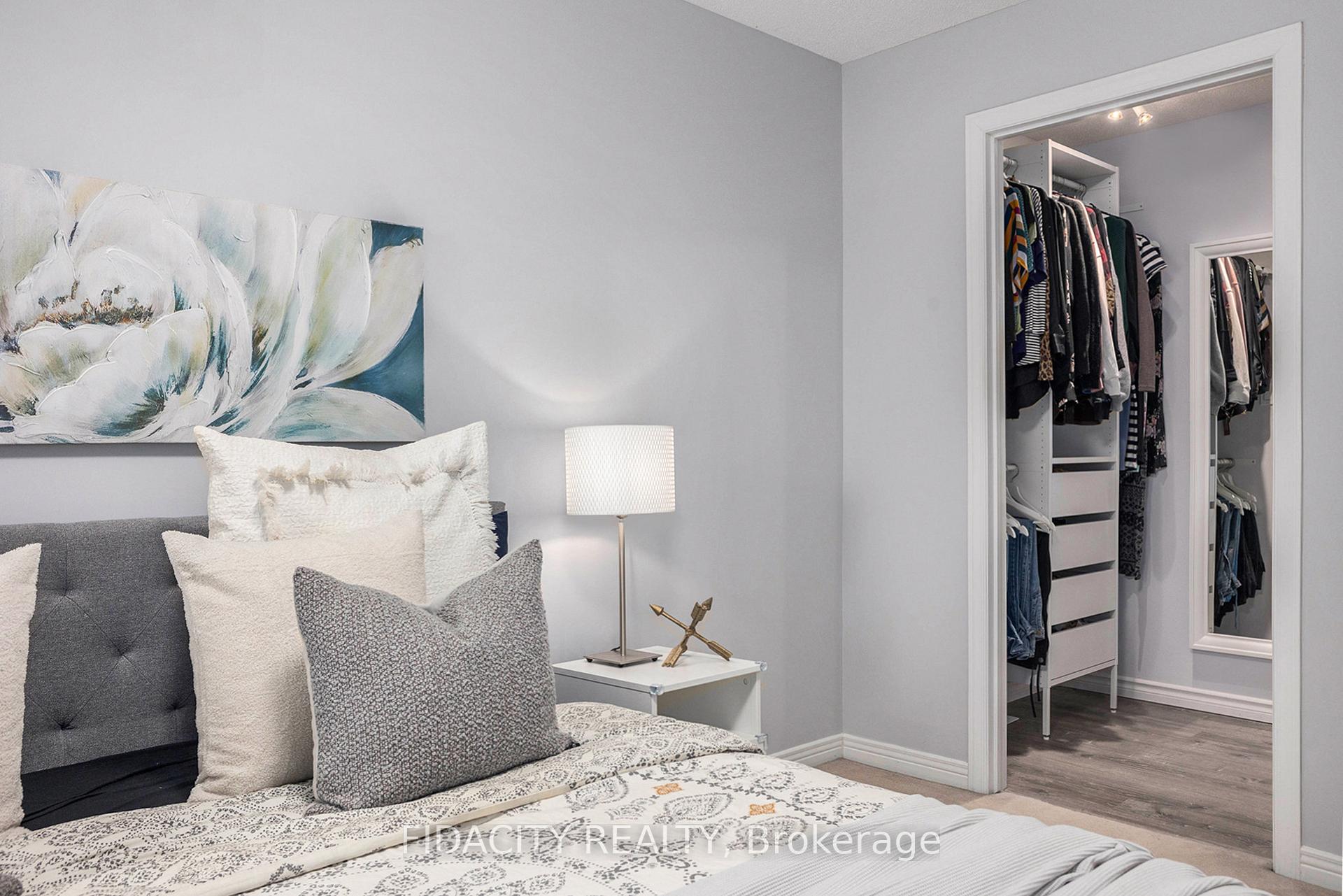 Photo 17 of 19 Saddlesmith Circle, Ottawa, Kanata - Emerald Meadows/Trailwest — HOMEH