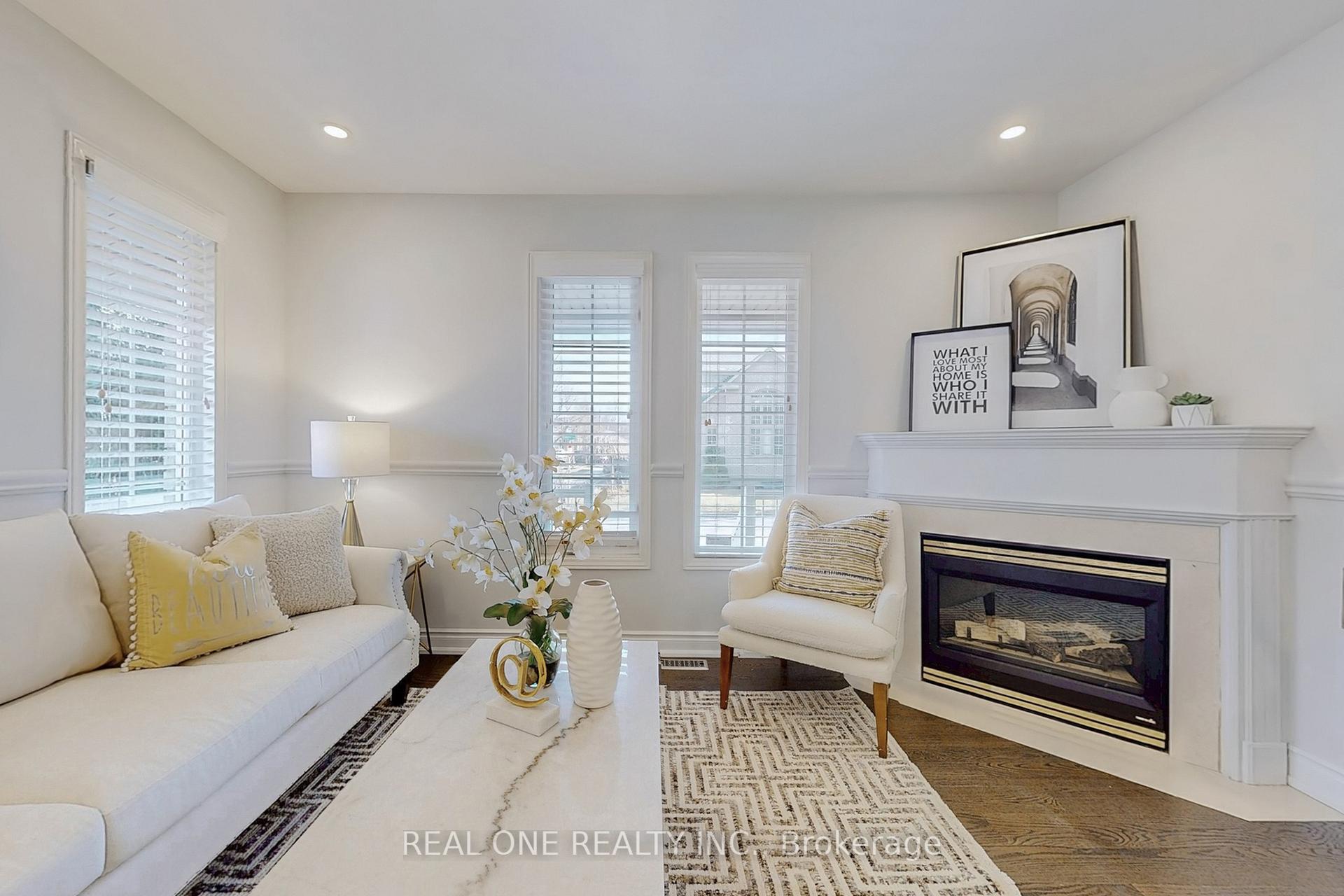 Photo 12 of 804 Caboto Trail, Markham, Village Green-South Unionville — HOMEH