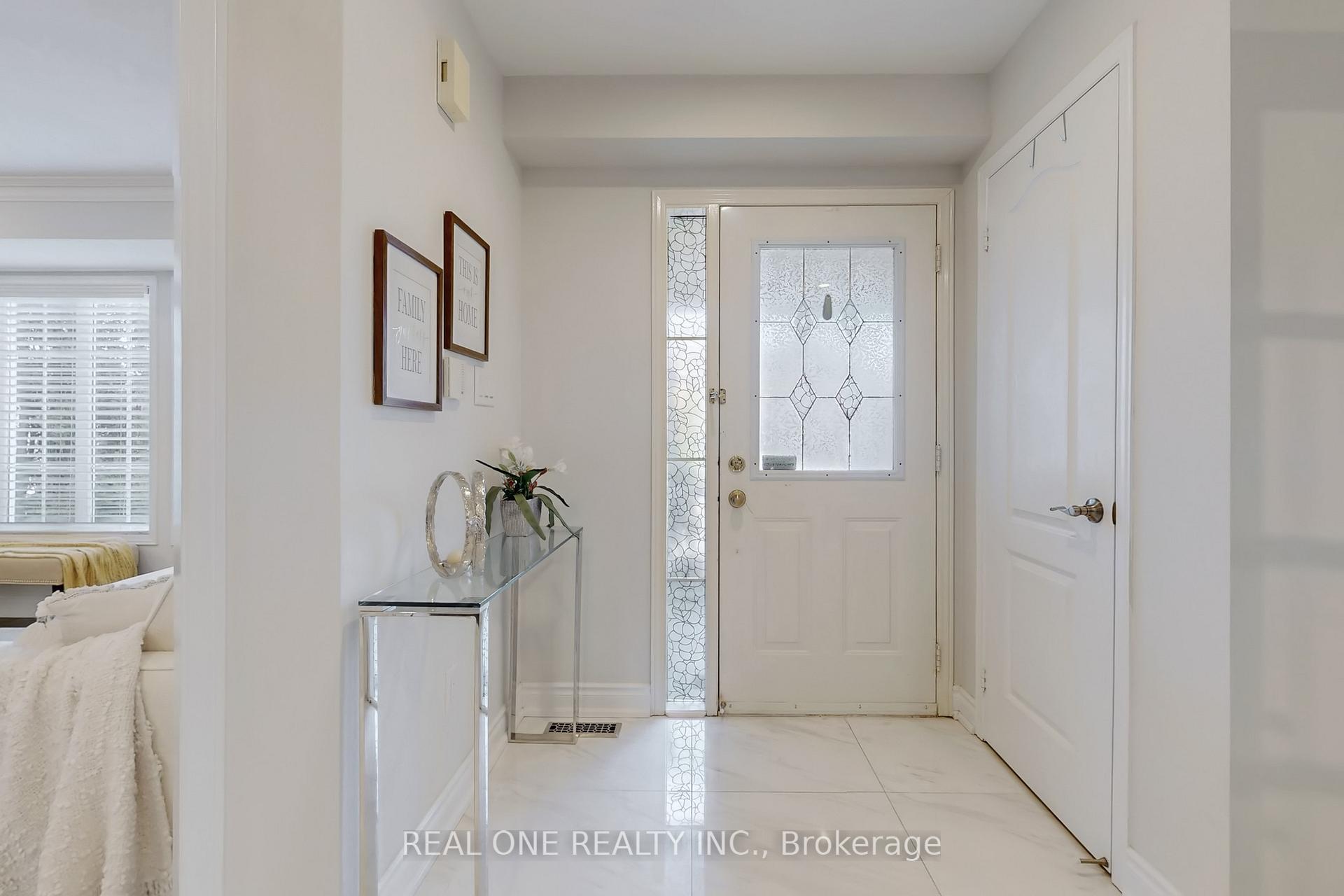 Photo 21 of 804 Caboto Trail, Markham, Village Green-South Unionville — HOMEH