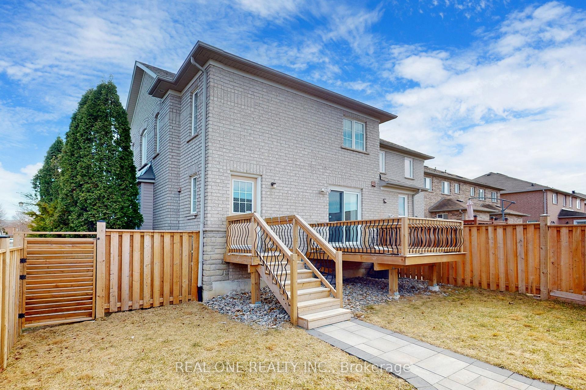 Photo 35 of 804 Caboto Trail, Markham, Village Green-South Unionville — HOMEH