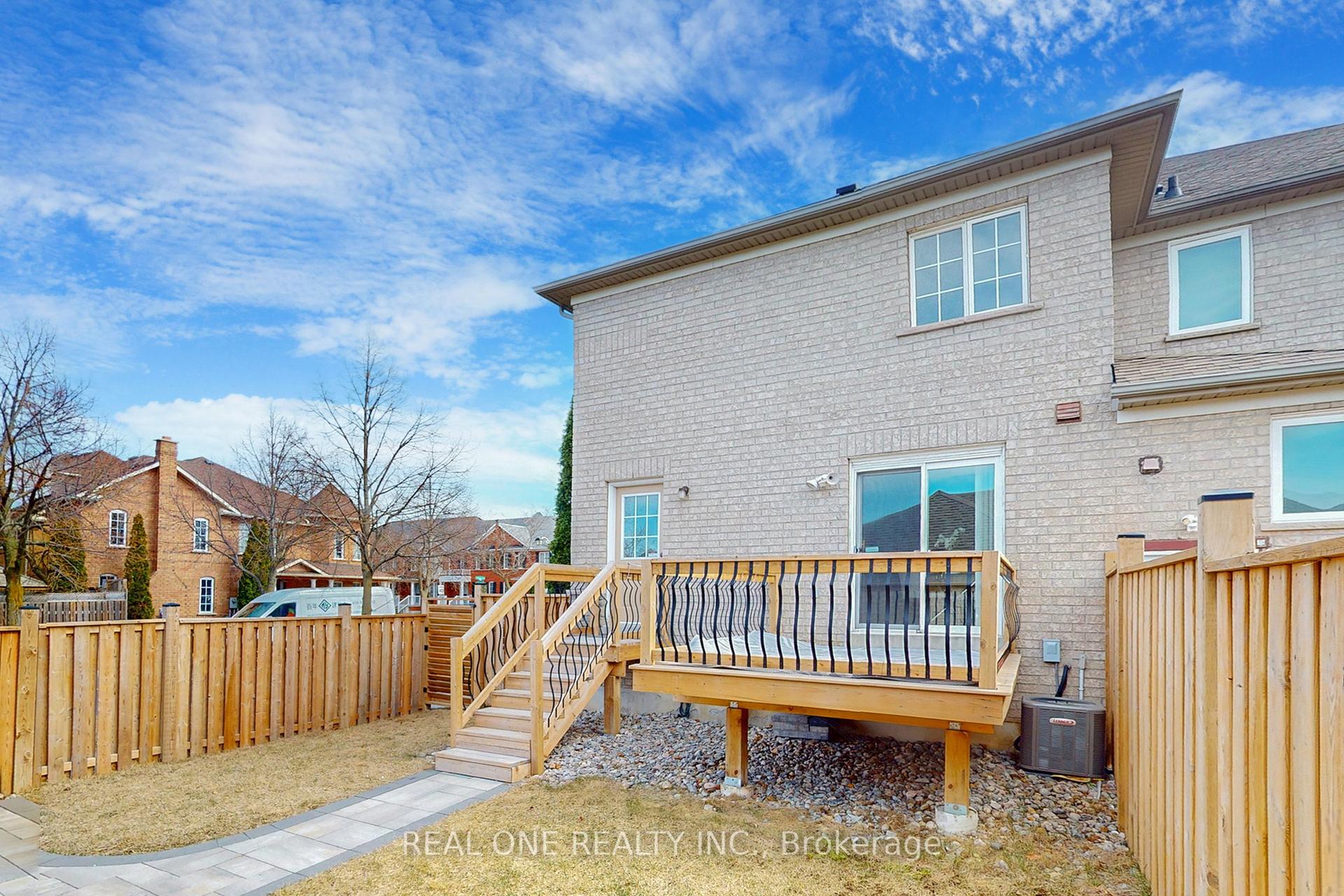 Photo 37 of 804 Caboto Trail, Markham, Village Green-South Unionville — HOMEH