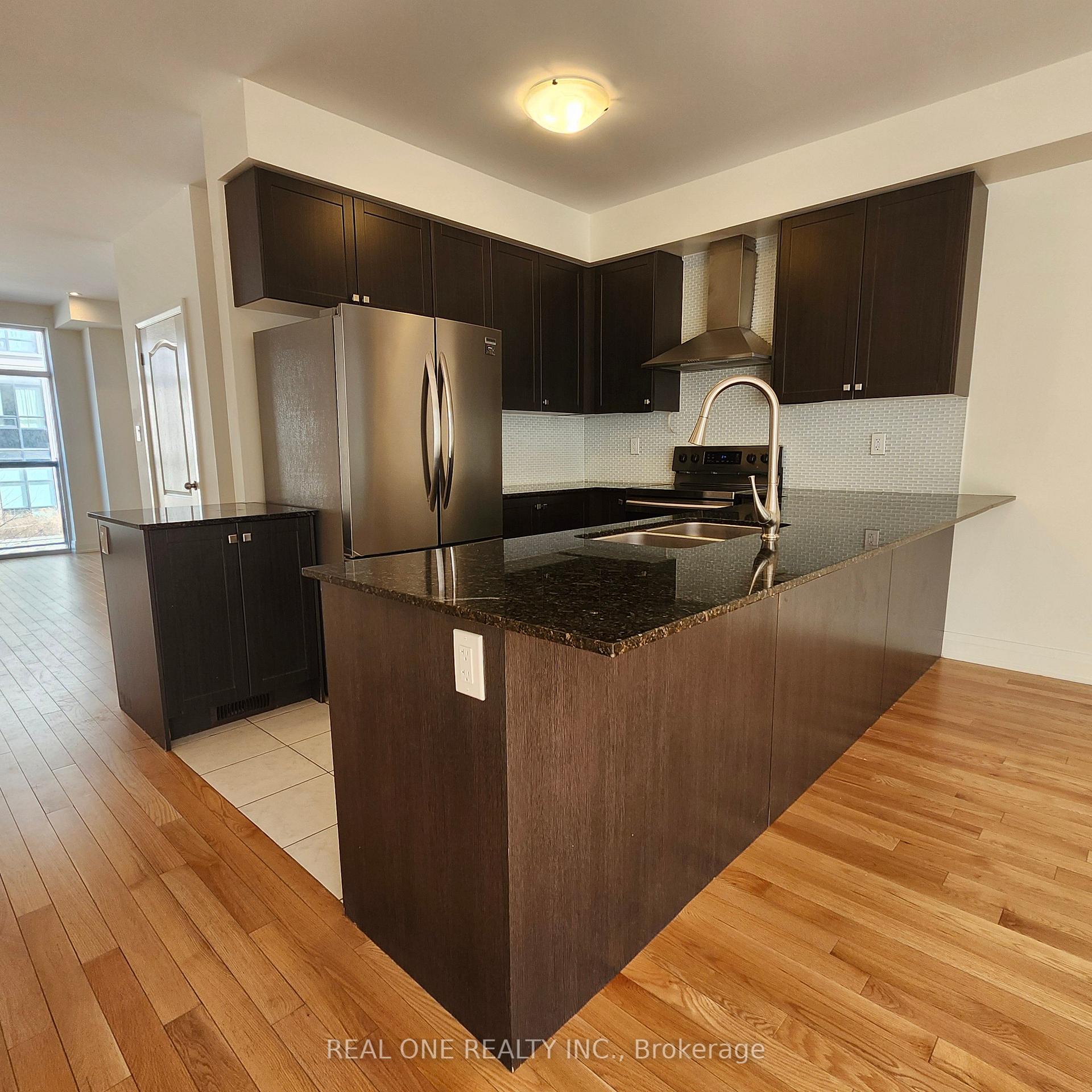 Photo 7 of 38 William Saville Street, Markham, Unionville — HOMEH