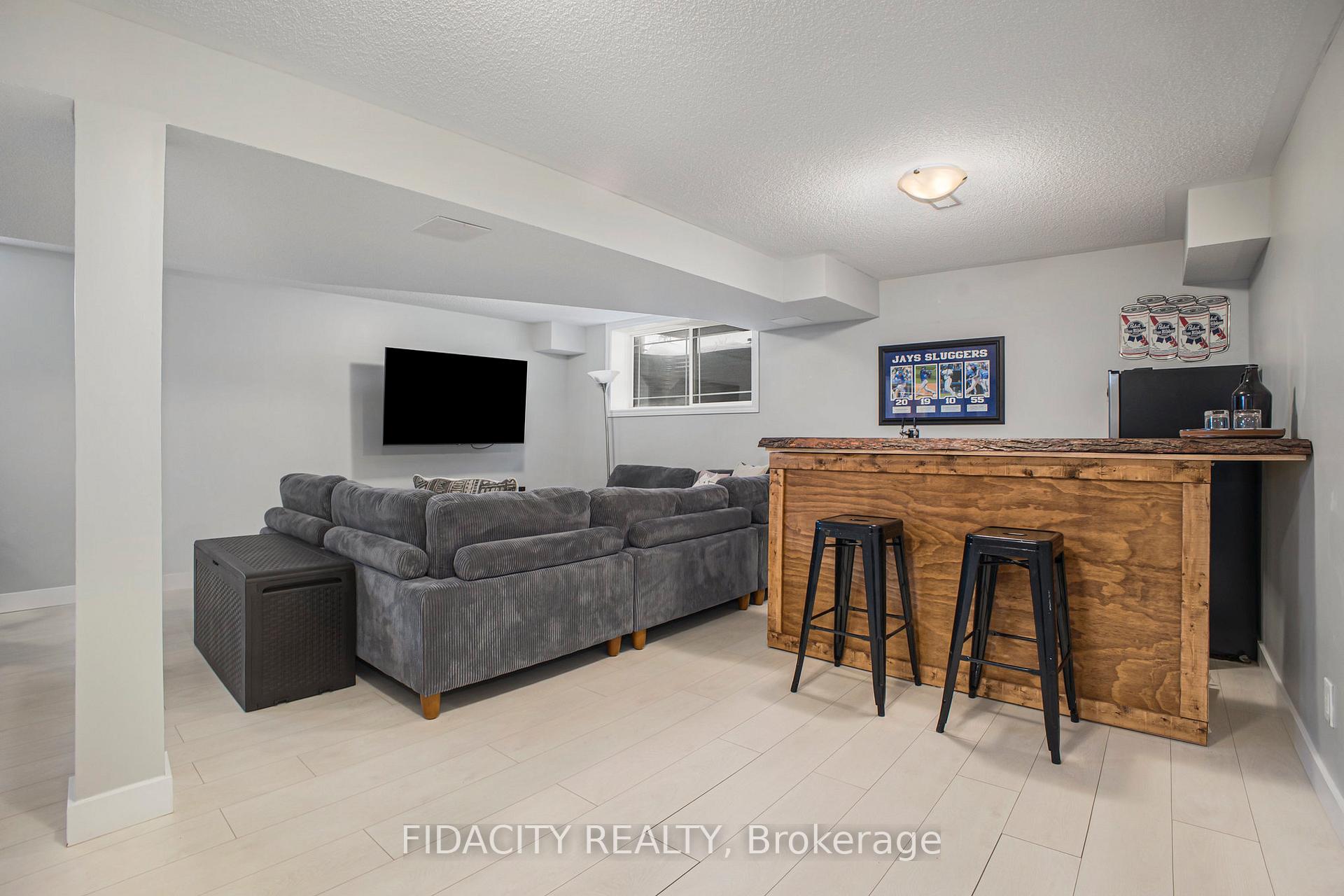 Photo 23 of 398 Barrick Hill Road, Ottawa, Kanata - Emerald Meadows/Trailwest — HOMEH