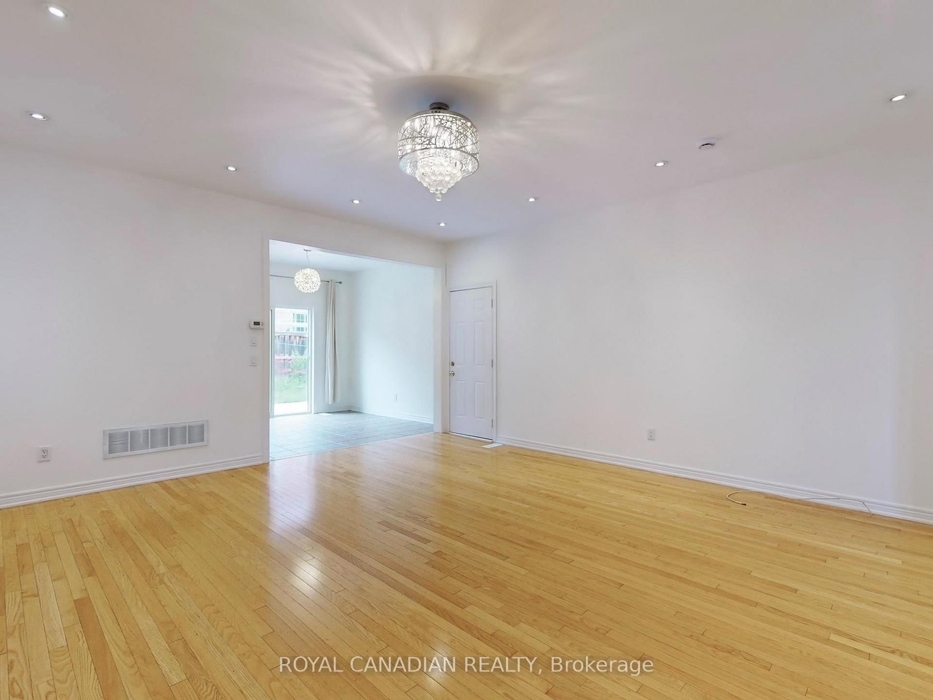 Photo 10 of 38 Hammersly Boulevard, Markham, Wismer — HOMEH