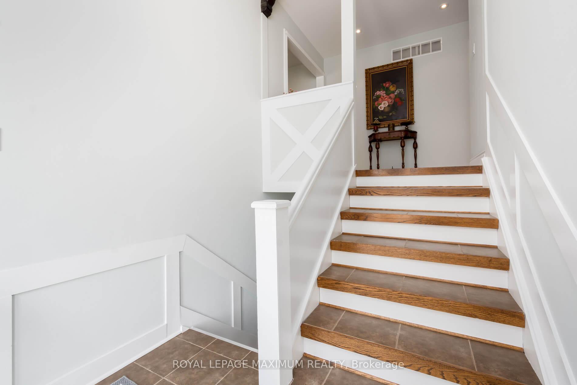 Photo 5 of 26 Hamilton Hall Drive, Markham, Markham Village — HOMEH