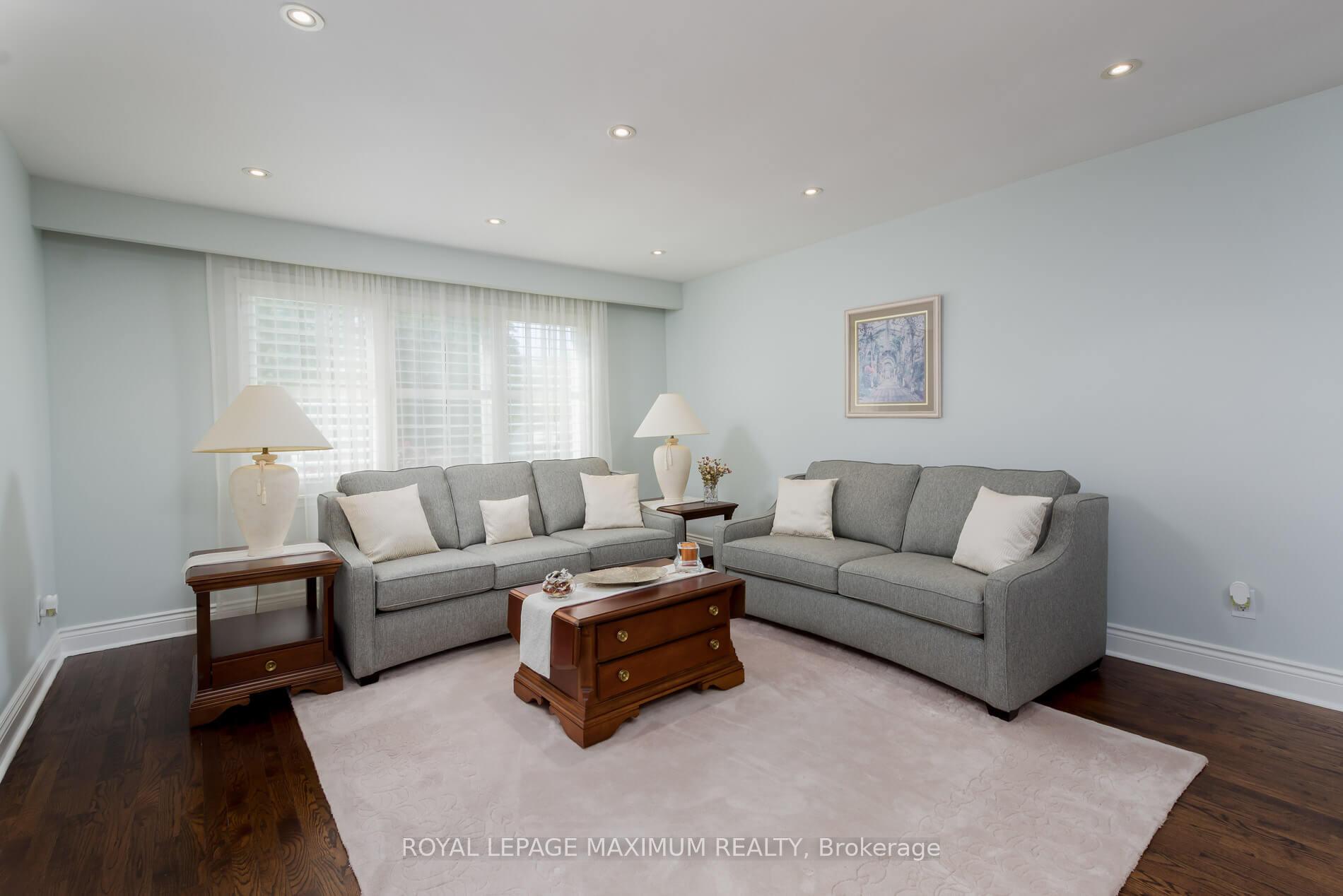 Photo 7 of 26 Hamilton Hall Drive, Markham, Markham Village — HOMEH