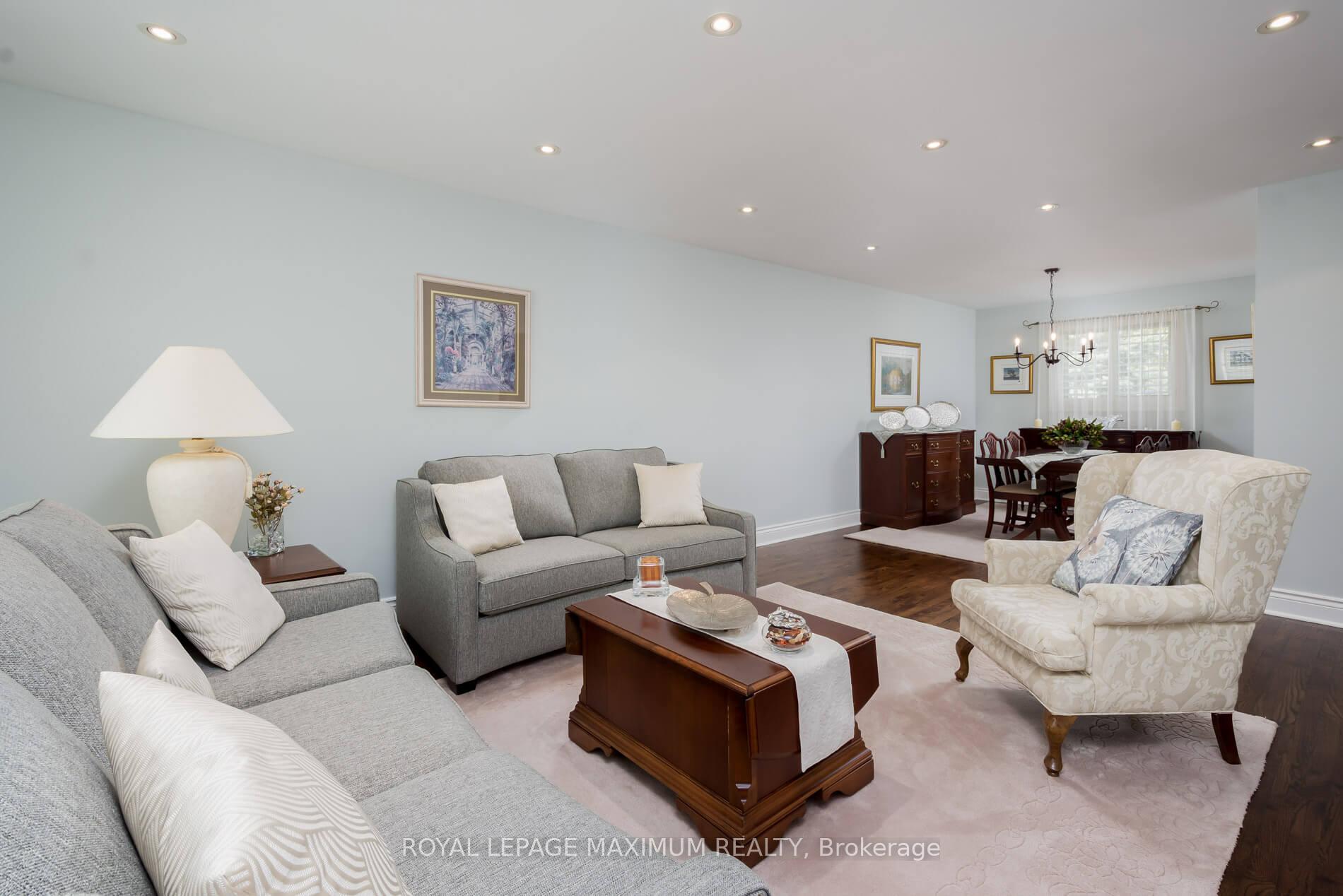 Photo 8 of 26 Hamilton Hall Drive, Markham, Markham Village — HOMEH