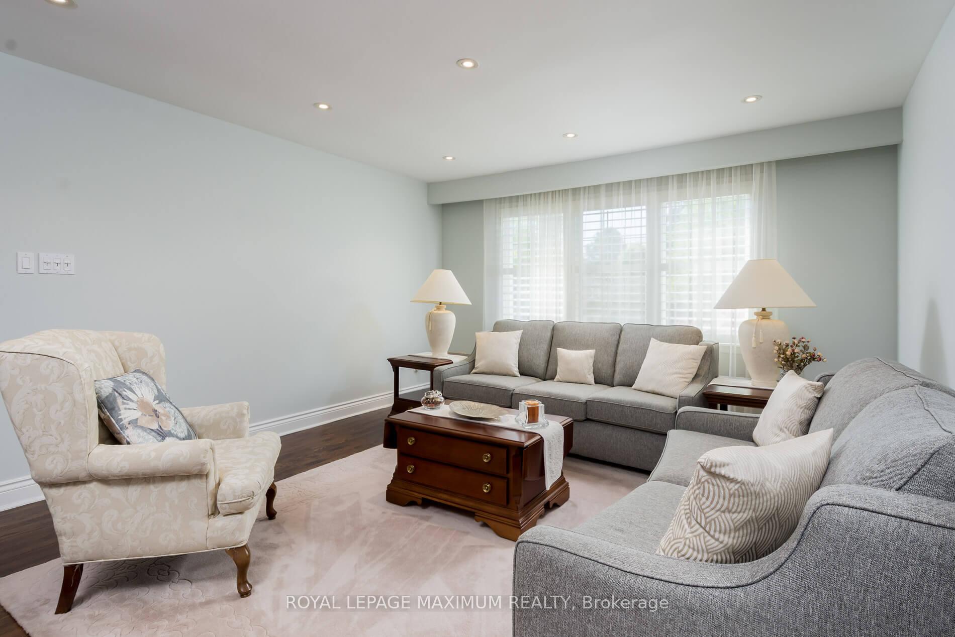 Photo 9 of 26 Hamilton Hall Drive, Markham, Markham Village — HOMEH