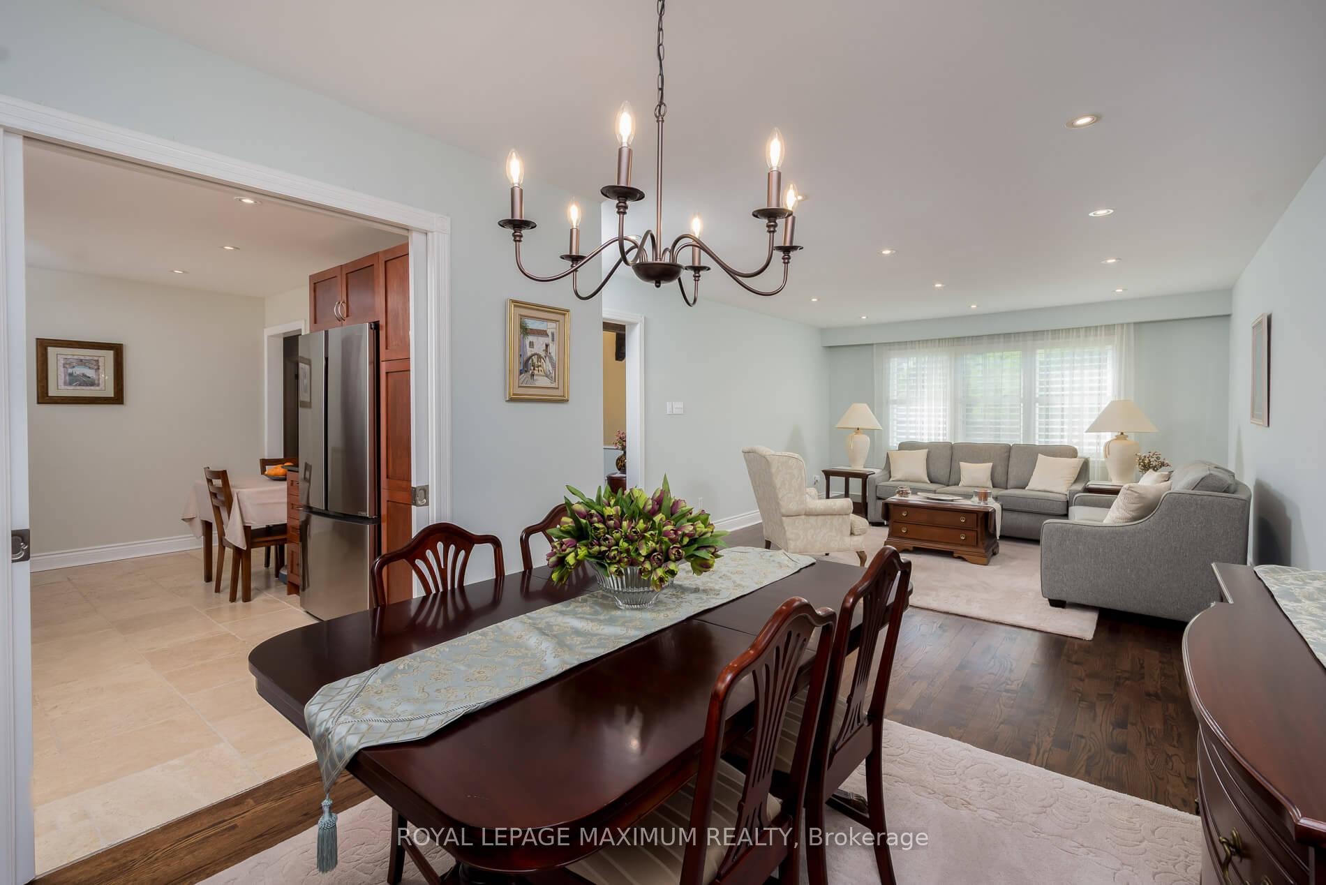 Photo 12 of 26 Hamilton Hall Drive, Markham, Markham Village — HOMEH