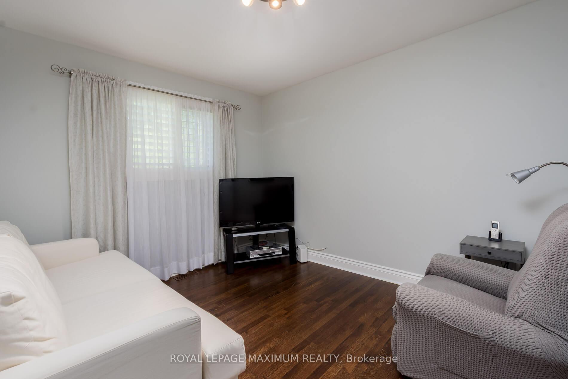 Photo 21 of 26 Hamilton Hall Drive, Markham, Markham Village — HOMEH