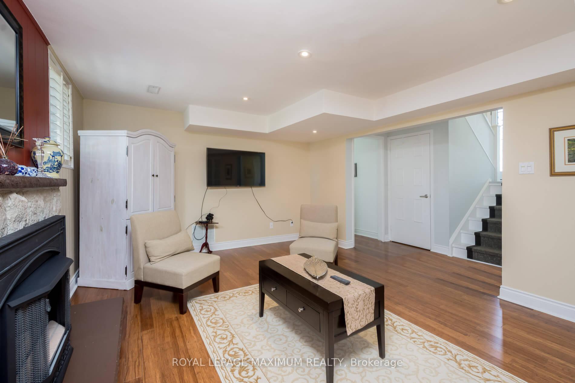 Photo 22 of 26 Hamilton Hall Drive, Markham, Markham Village — HOMEH