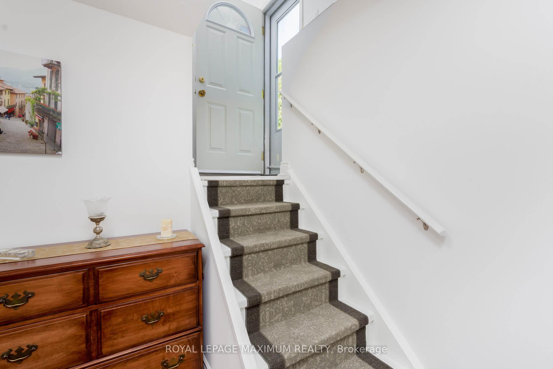Photo 28 of 26 Hamilton Hall Drive, Markham, Markham Village — HOMEH
