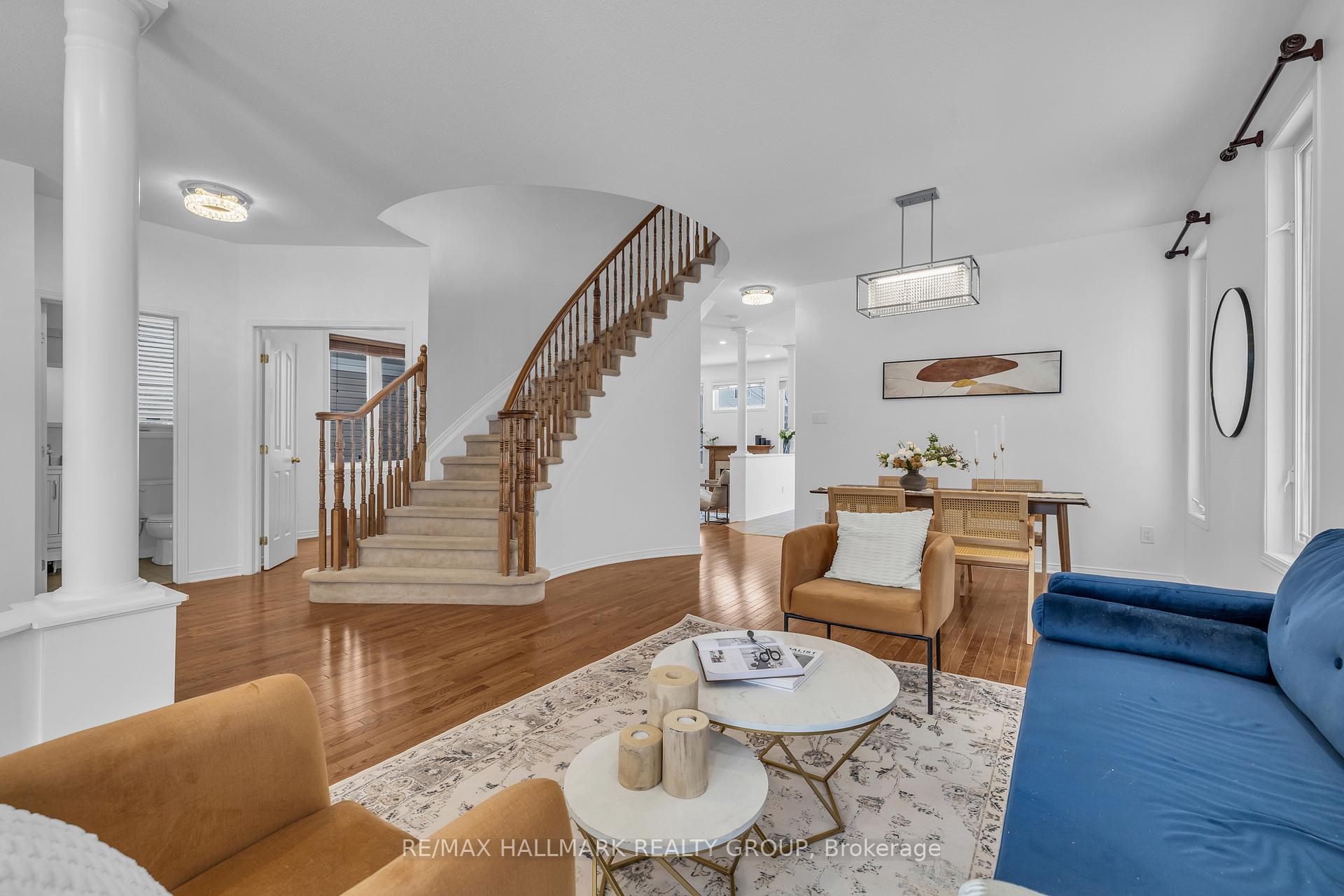 Photo 4 of 126 Strathcarron Crescent, Ottawa, Kanata - Morgan's Grant/South March — HOMEH