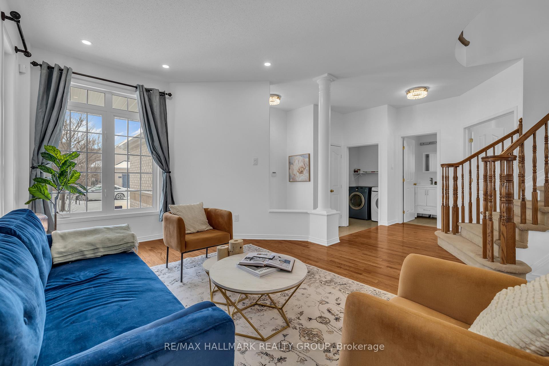 Photo 5 of 126 Strathcarron Crescent, Ottawa, Kanata - Morgan's Grant/South March — HOMEH