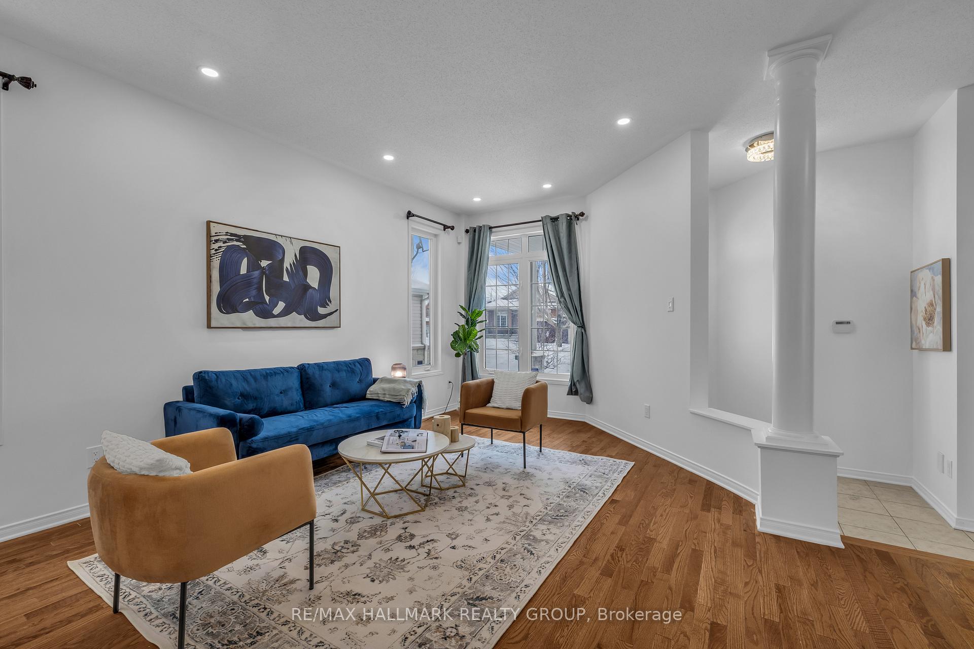 Photo 8 of 126 Strathcarron Crescent, Ottawa, Kanata - Morgan's Grant/South March — HOMEH