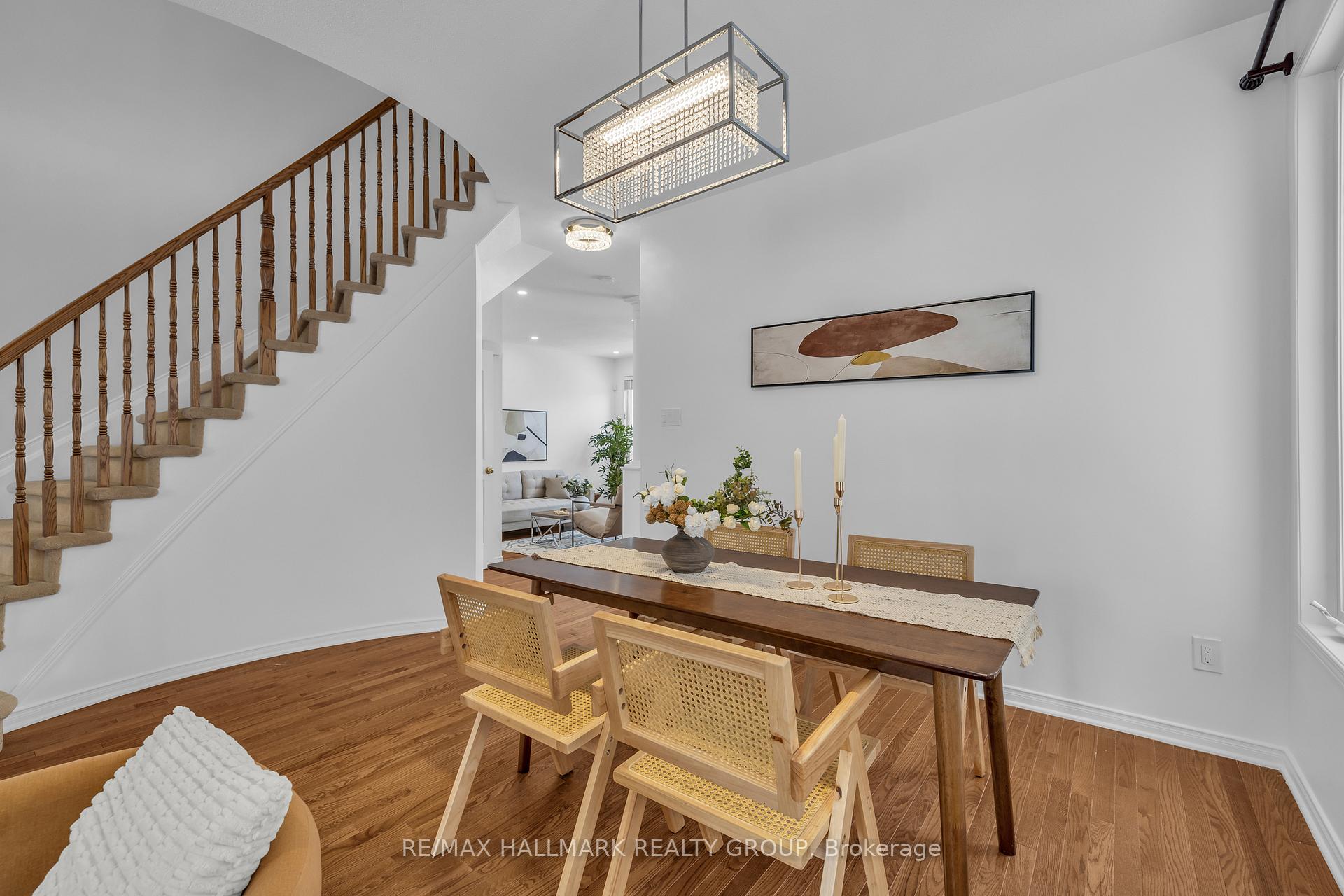 Photo 14 of 126 Strathcarron Crescent, Ottawa, Kanata - Morgan's Grant/South March — HOMEH