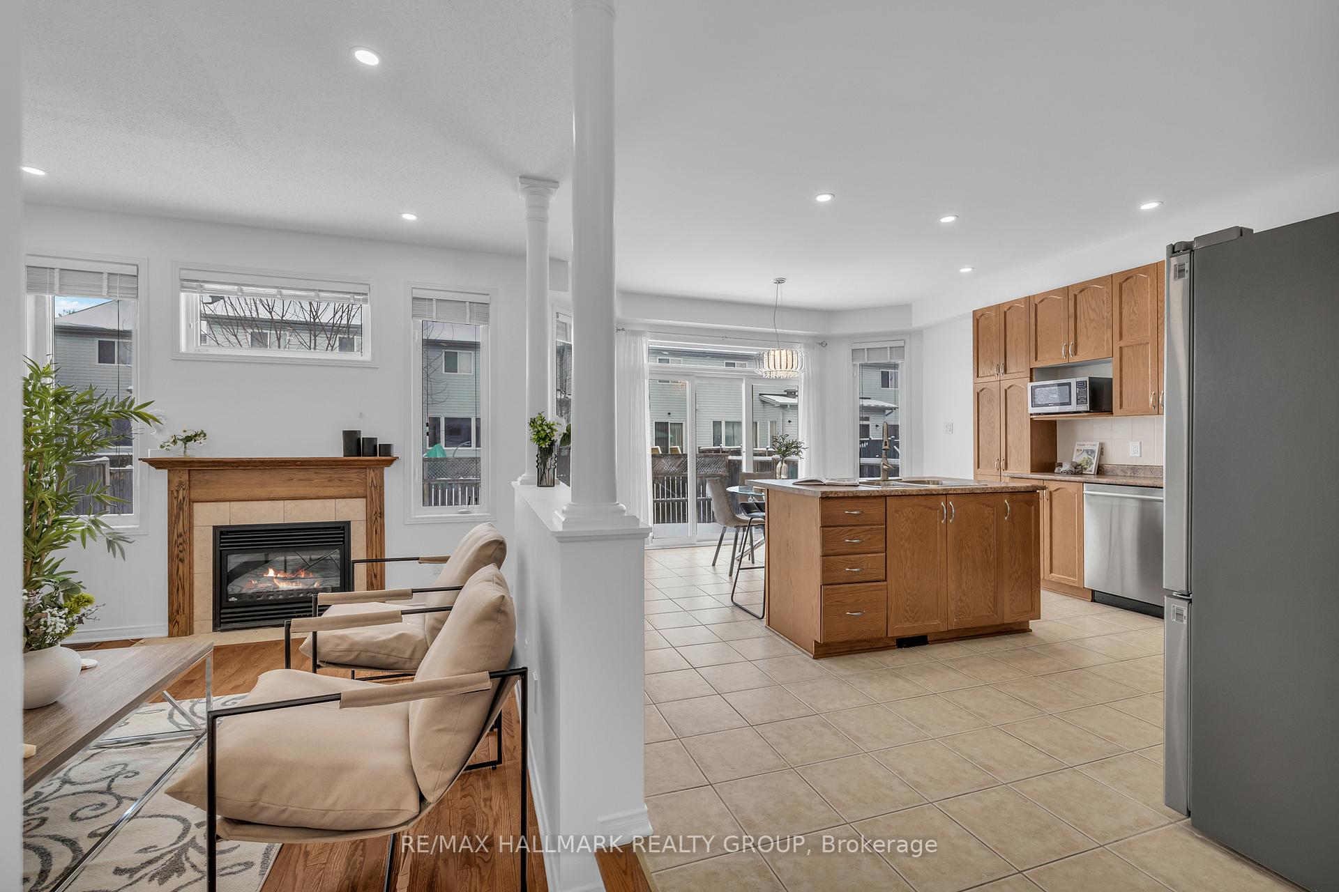 Photo 18 of 126 Strathcarron Crescent, Ottawa, Kanata - Morgan's Grant/South March — HOMEH