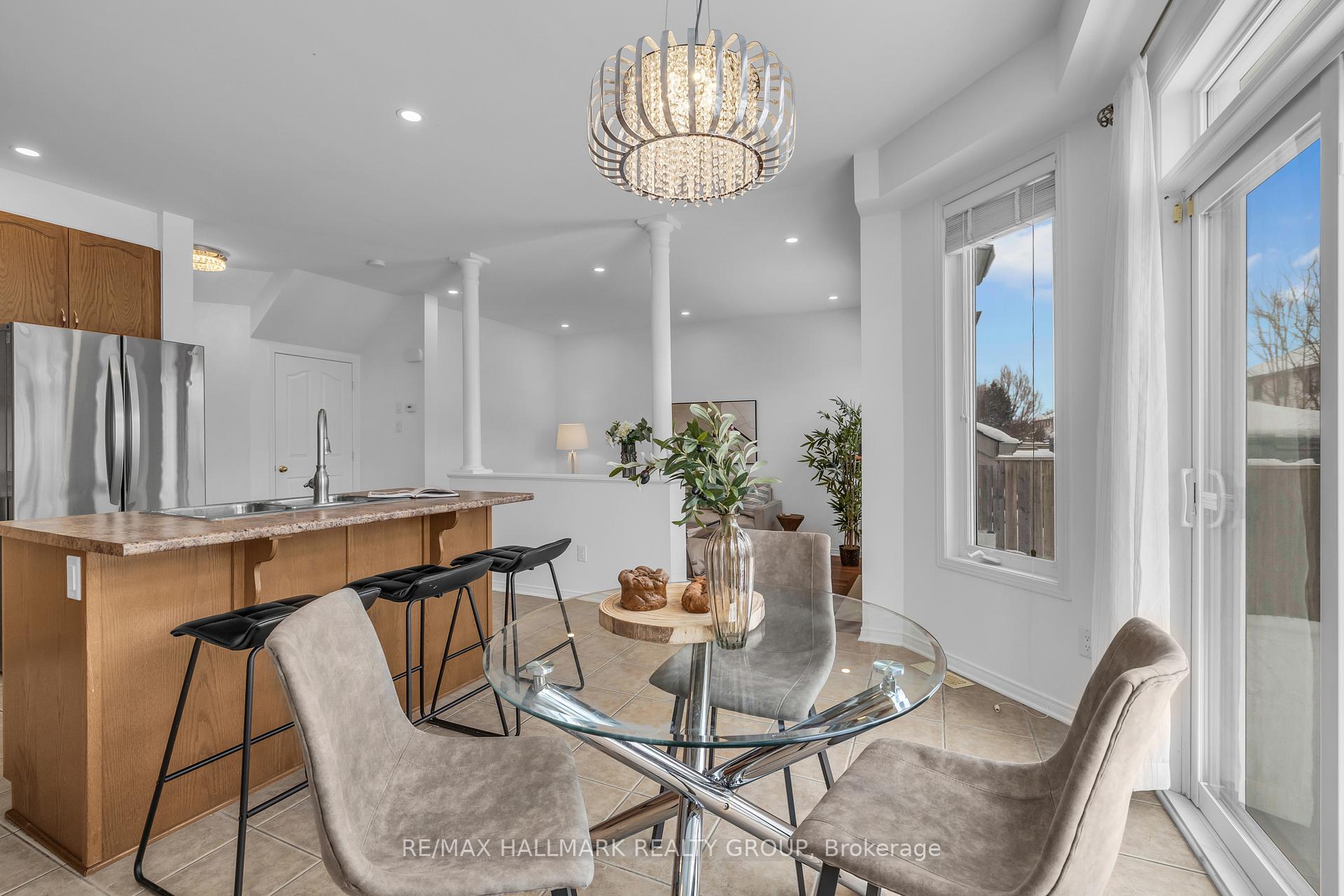 Photo 24 of 126 Strathcarron Crescent, Ottawa, Kanata - Morgan's Grant/South March — HOMEH