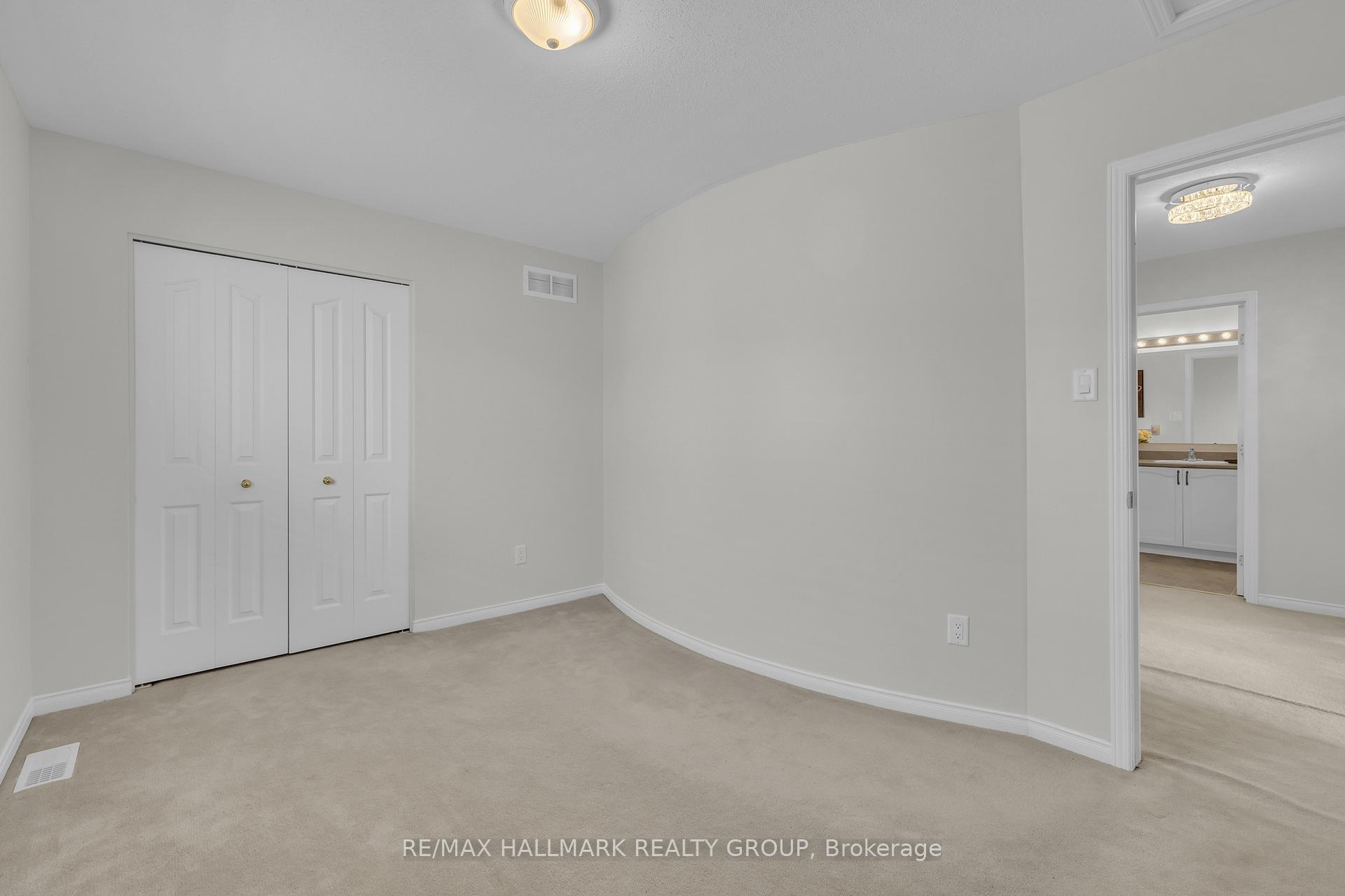 Photo 41 of 126 Strathcarron Crescent, Ottawa, Kanata - Morgan's Grant/South March — HOMEH