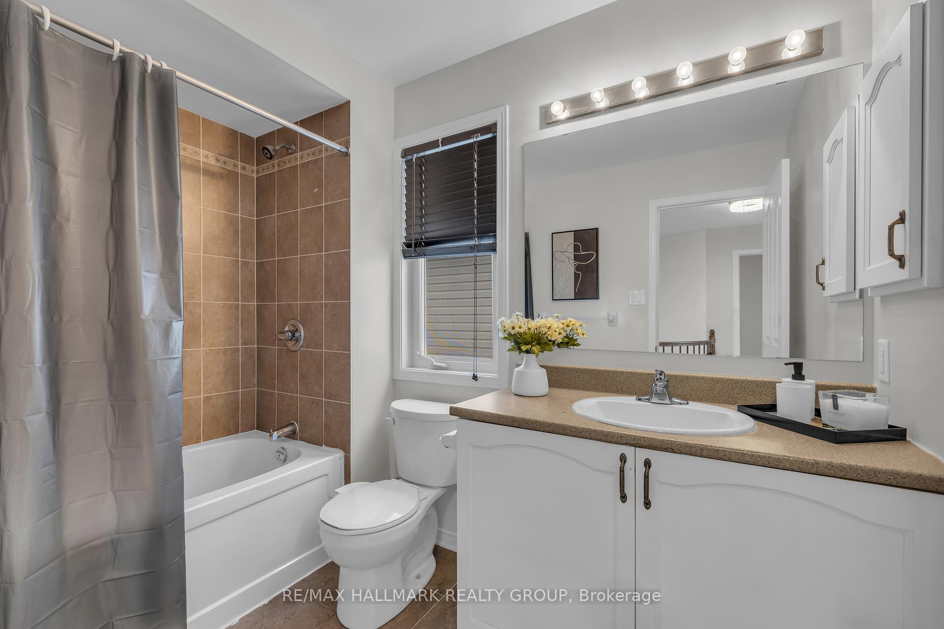 Photo 42 of 126 Strathcarron Crescent, Ottawa, Kanata - Morgan's Grant/South March — HOMEH