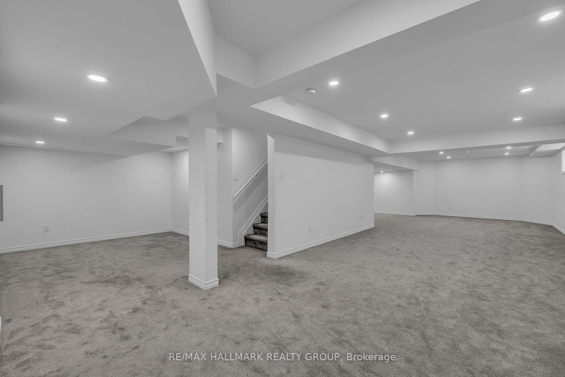 Photo 44 of 126 Strathcarron Crescent, Ottawa, Kanata - Morgan's Grant/South March — HOMEH