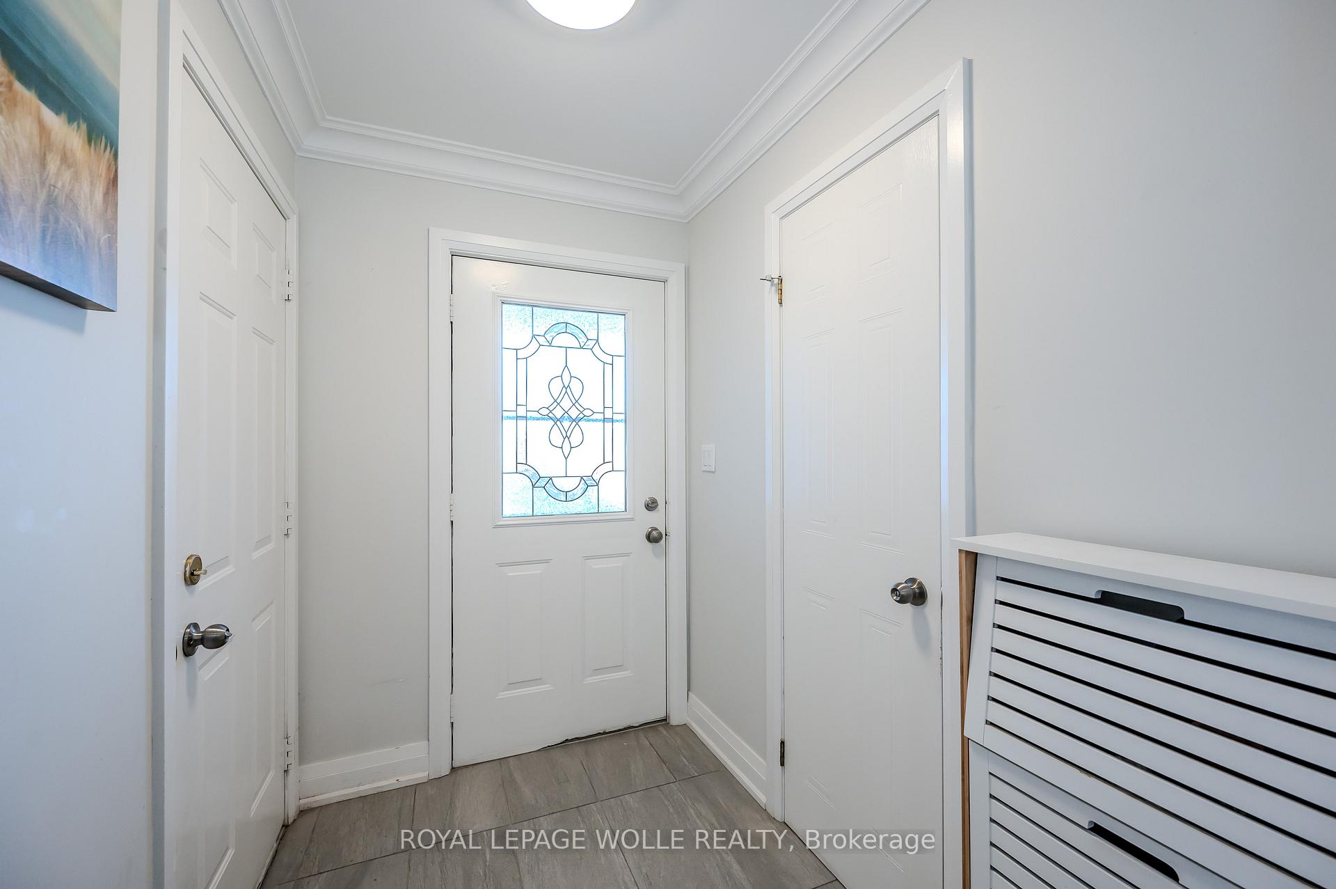 Photo 5 of 429 Erinbrook Drive, Kitchener — HOMEH