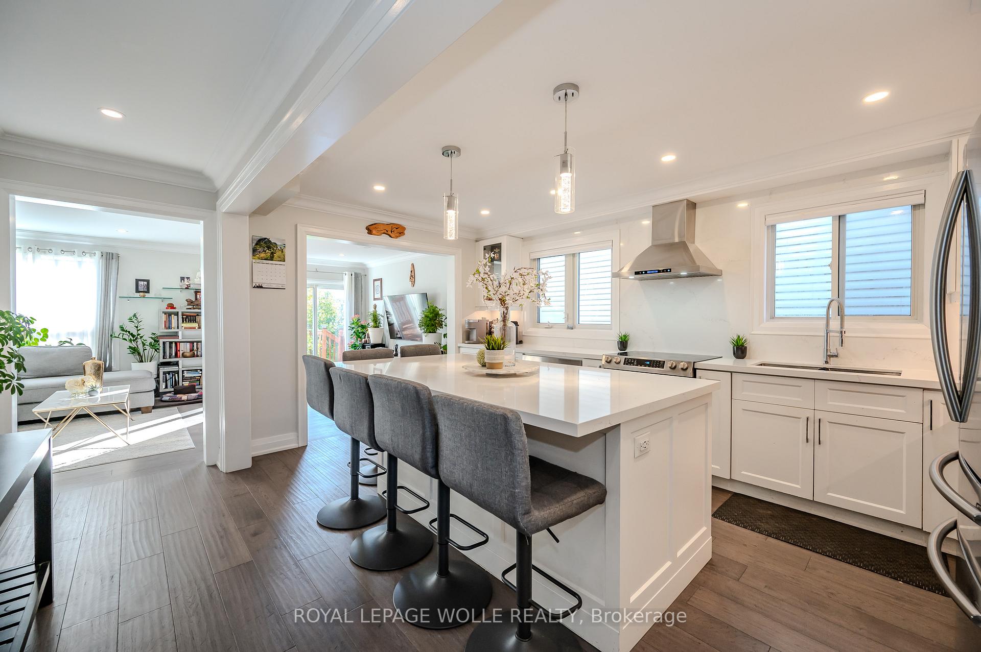 Photo 8 of 429 Erinbrook Drive, Kitchener — HOMEH