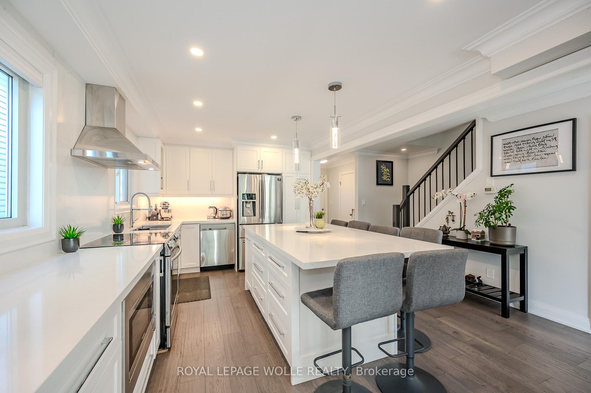 Photo 9 of 429 Erinbrook Drive, Kitchener — HOMEH