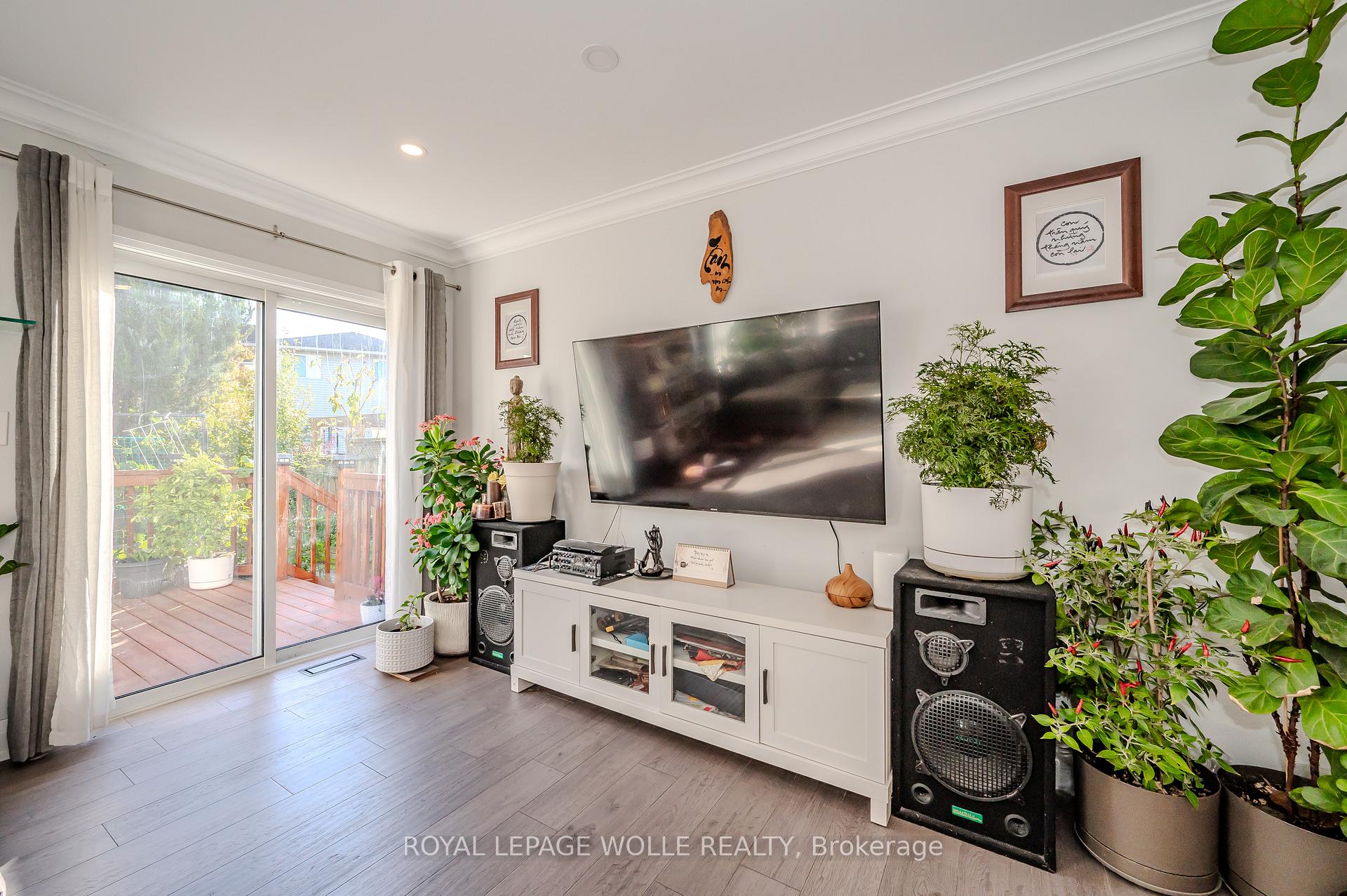Photo 15 of 429 Erinbrook Drive, Kitchener — HOMEH