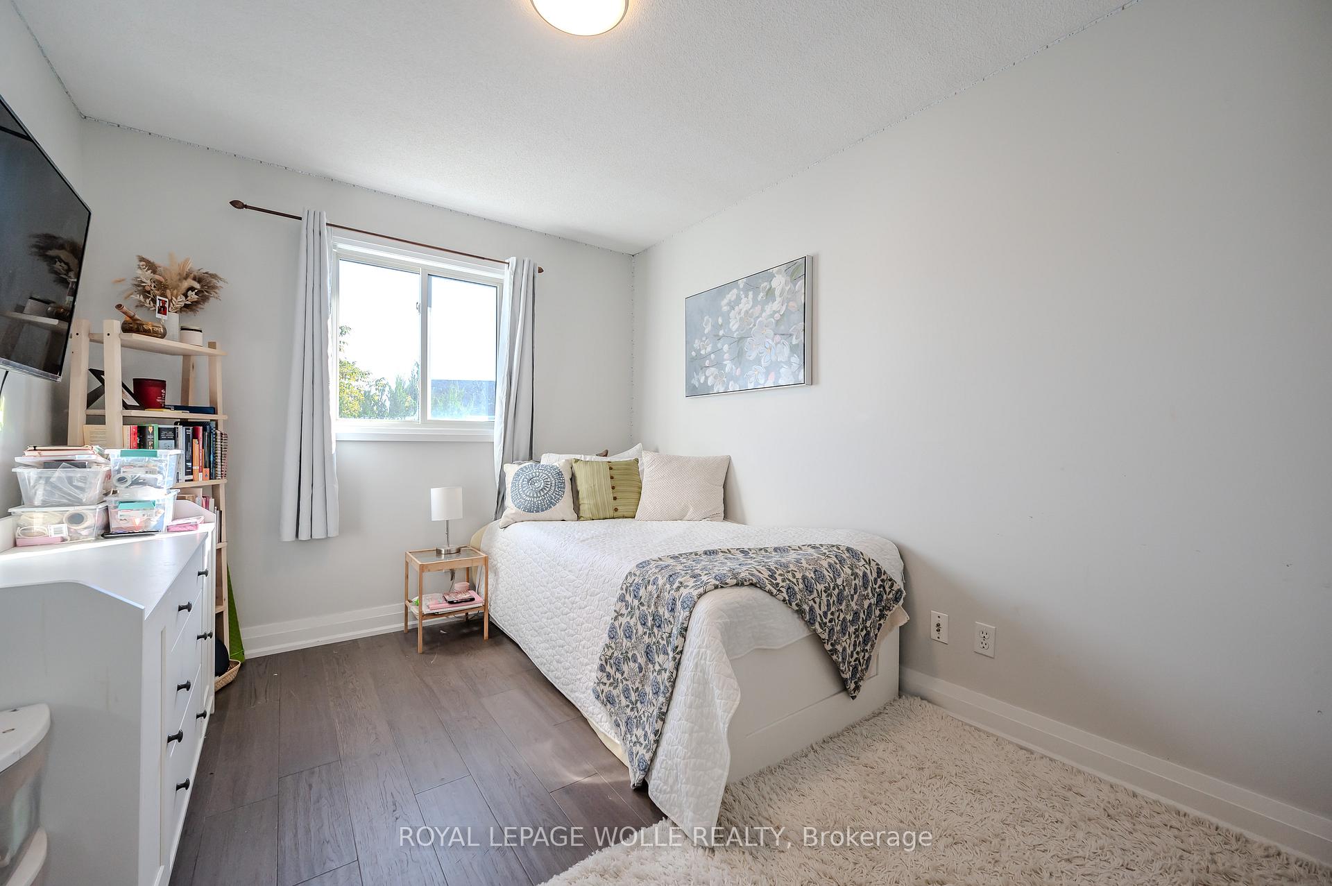 Photo 22 of 429 Erinbrook Drive, Kitchener — HOMEH