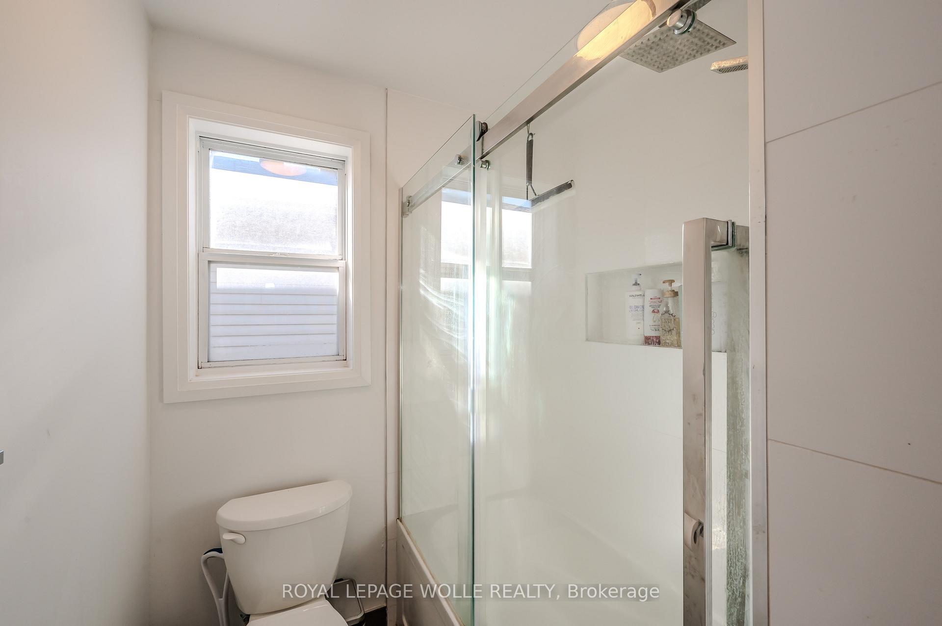 Photo 24 of 429 Erinbrook Drive, Kitchener — HOMEH